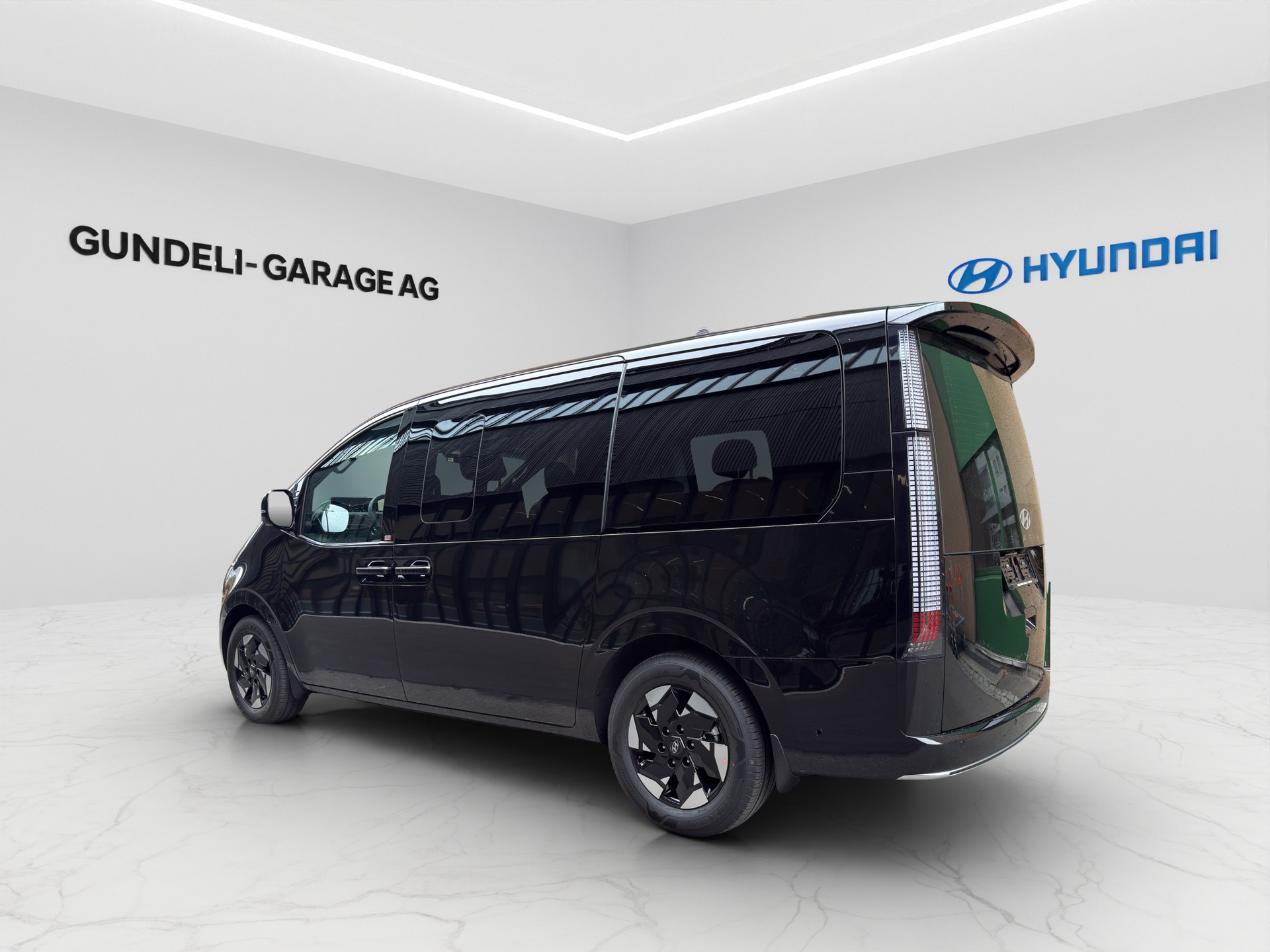 HYUNDAI Staria Premium 84 kWh Vertex-showroom-element-3