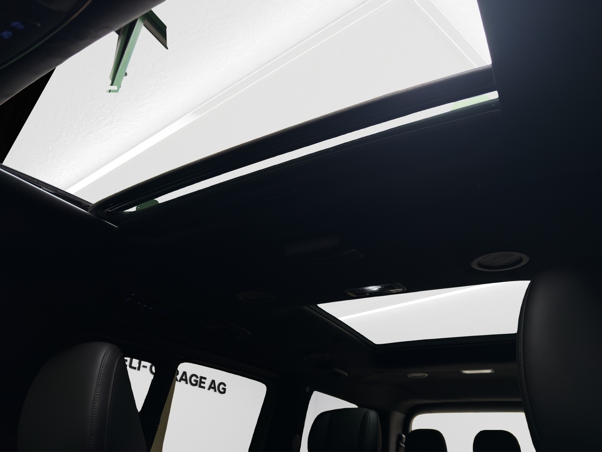 HYUNDAI Staria Premium 84 kWh Vertex-image-24