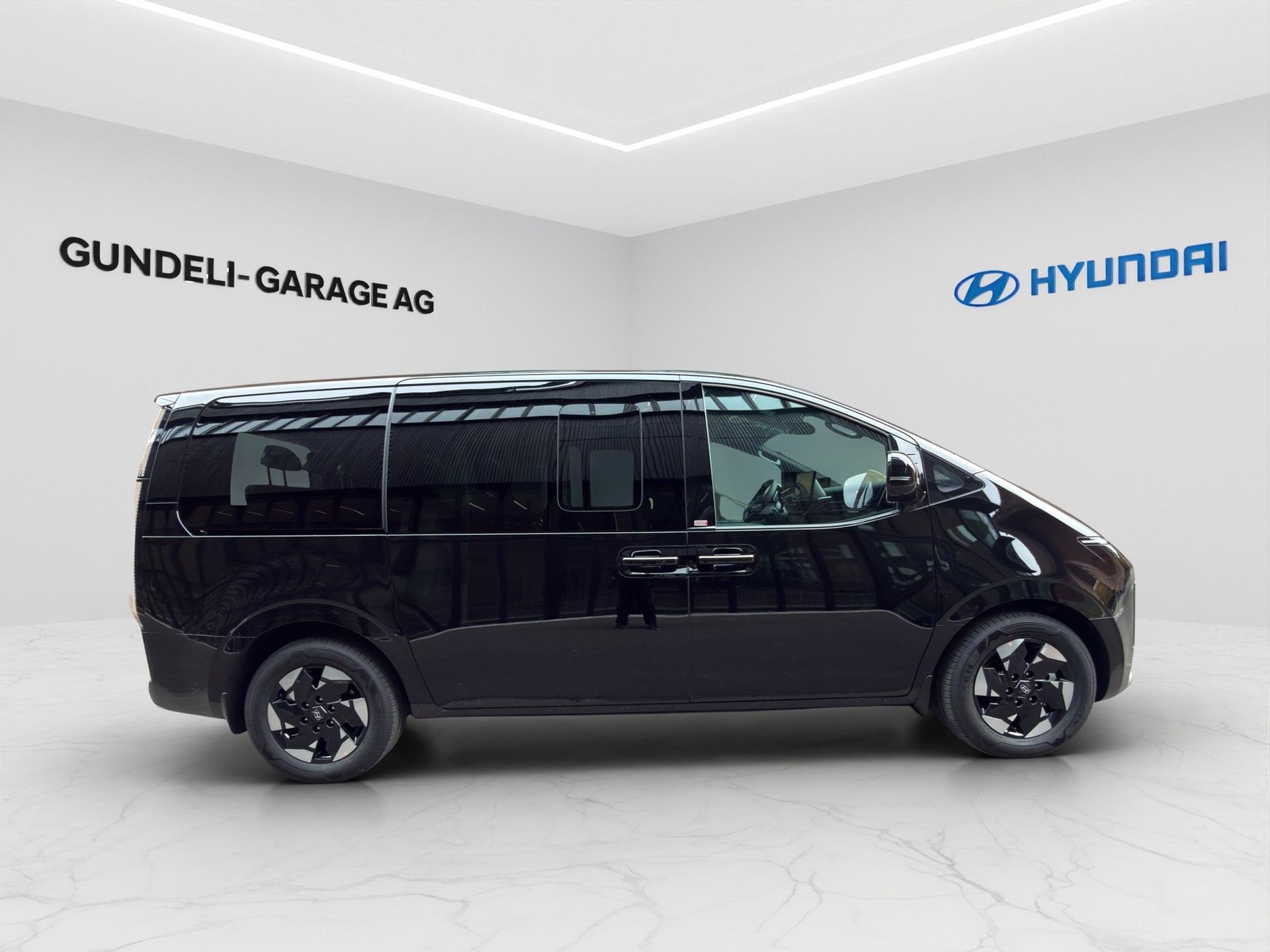 HYUNDAI Staria Premium 84 kWh Vertex-image-6