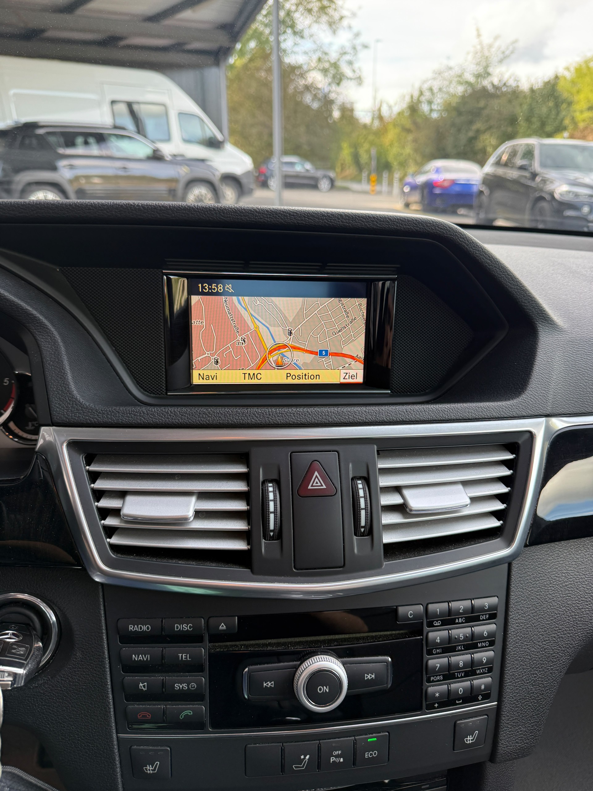 MERCEDES-BENZ E 220 CDI BlueEfficiency Avantgarde 7G-Tronic-image-8