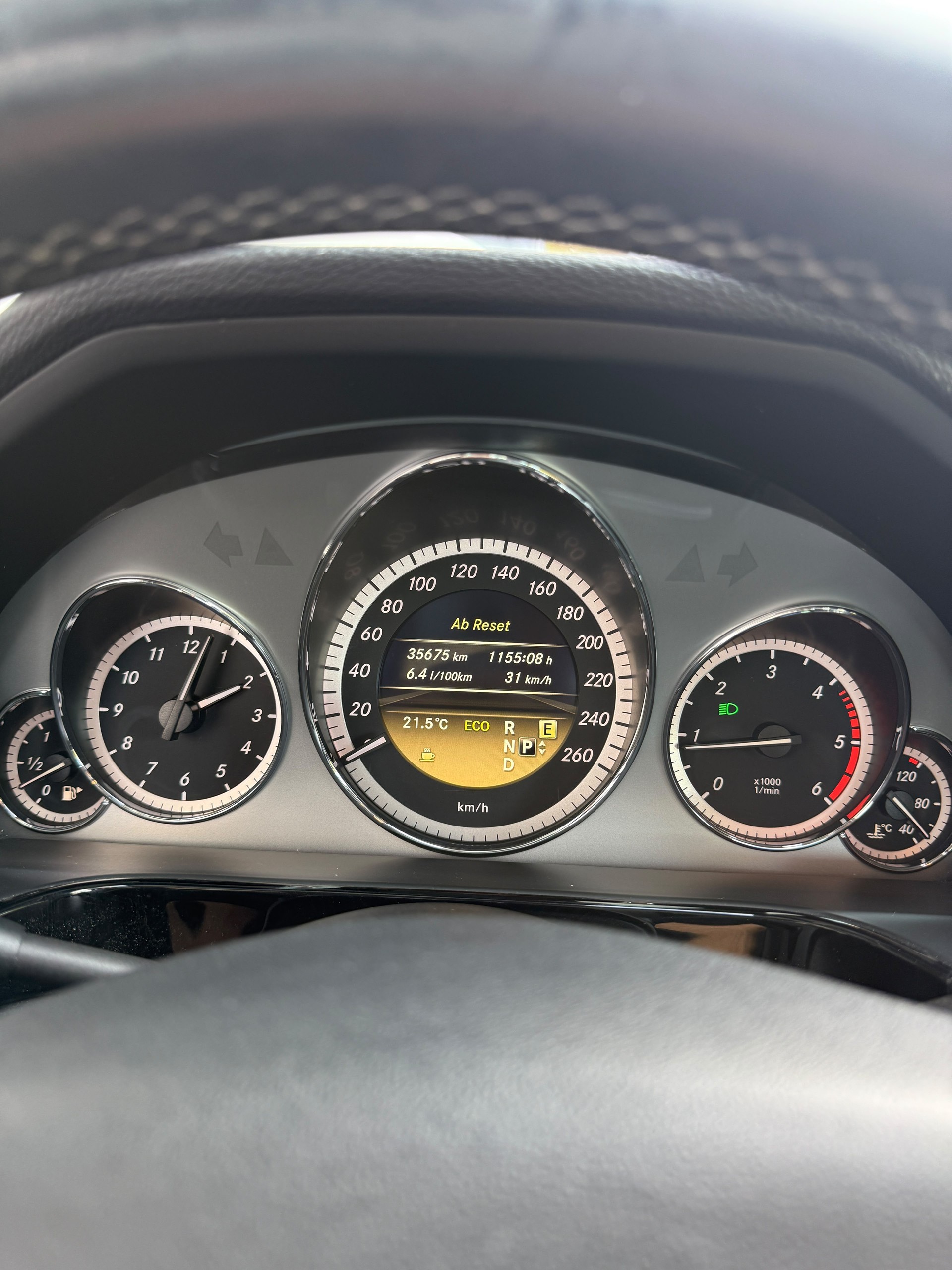 MERCEDES-BENZ E 220 CDI BlueEfficiency Avantgarde 7G-Tronic-image-7