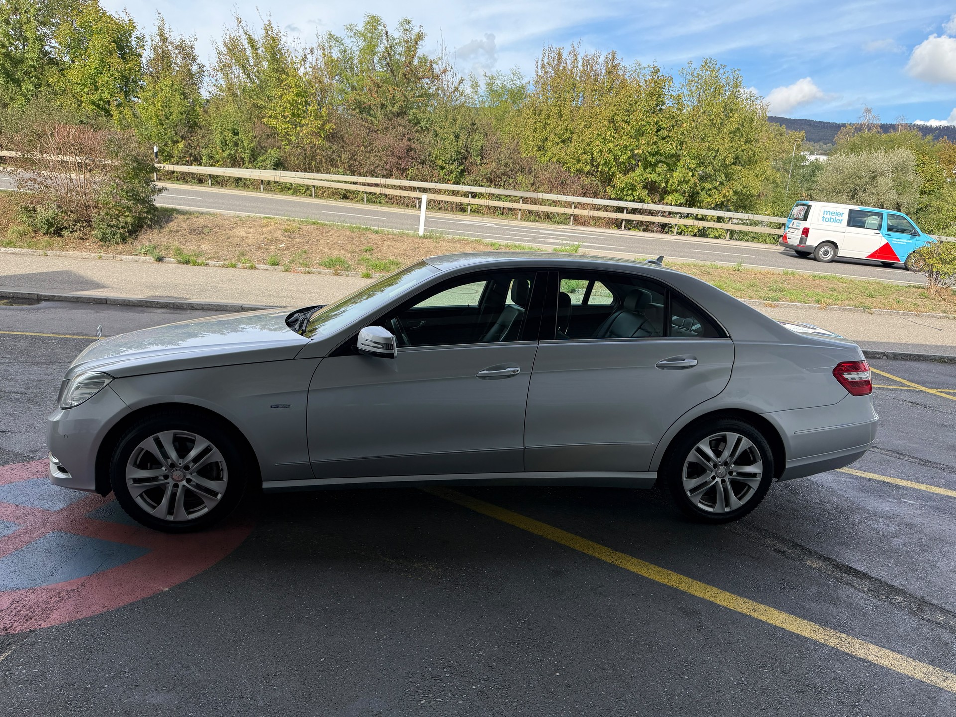 MERCEDES-BENZ E 220 CDI BlueEfficiency Avantgarde 7G-Tronic-image-1