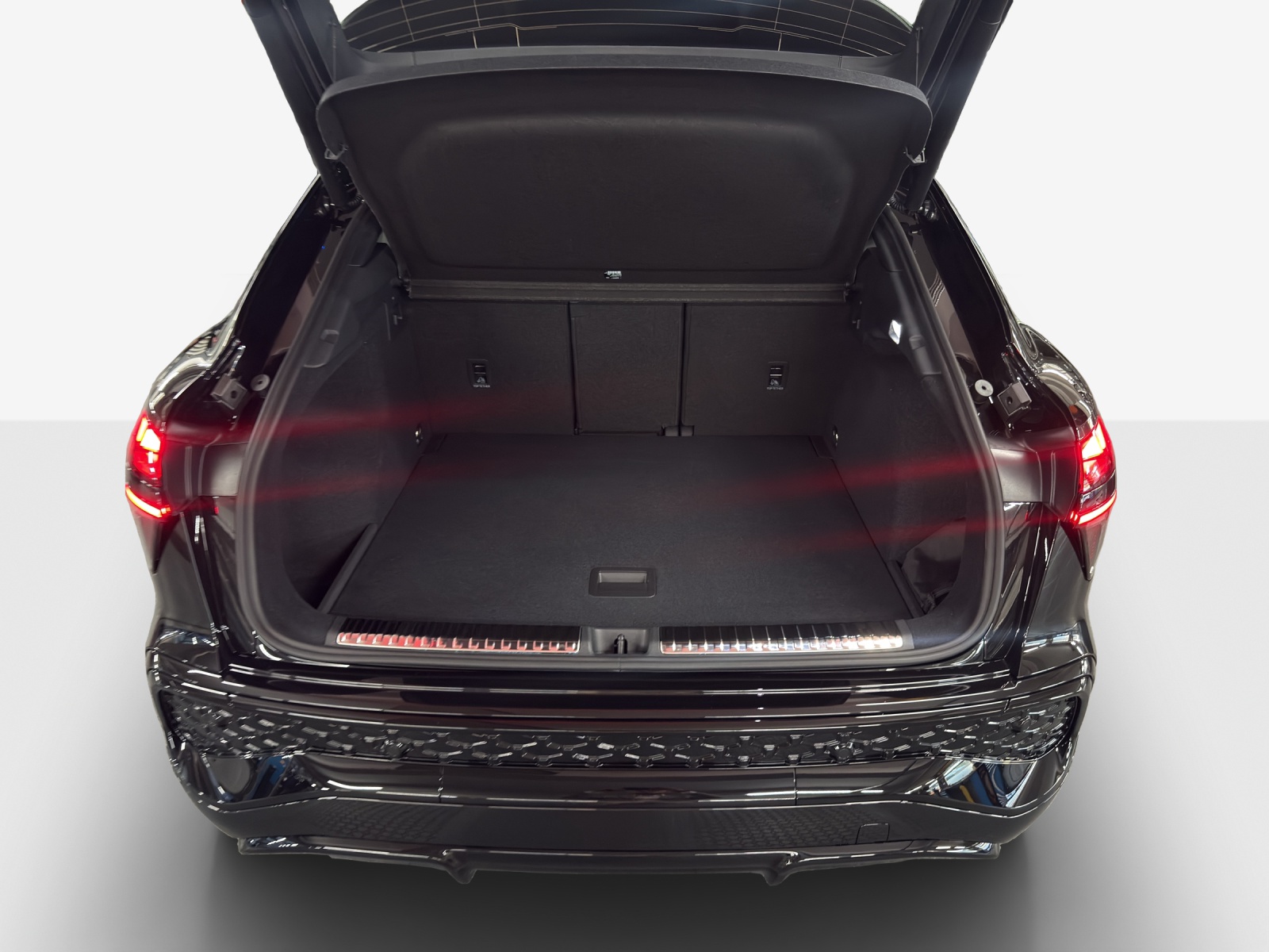 AUDI Q3 Sportback 110 kW TFSI S tronic-image-11