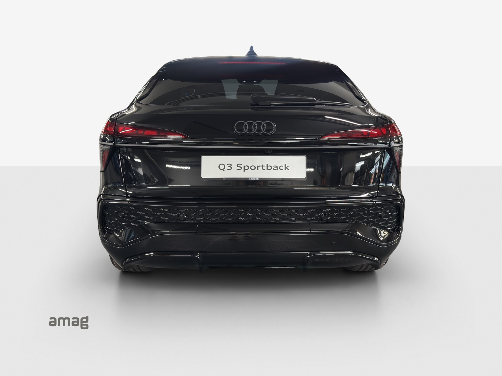 AUDI Q3 Sportback 110 kW TFSI S tronic-image-3