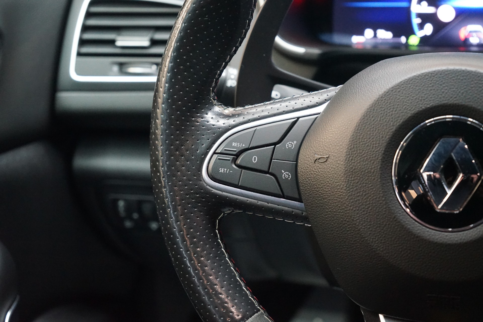RENAULT Mégane R.S. 300 EDC-image-9