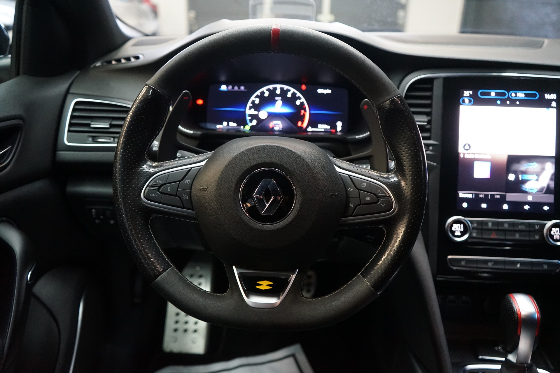 RENAULT Mégane R.S. 300 EDC-image-8