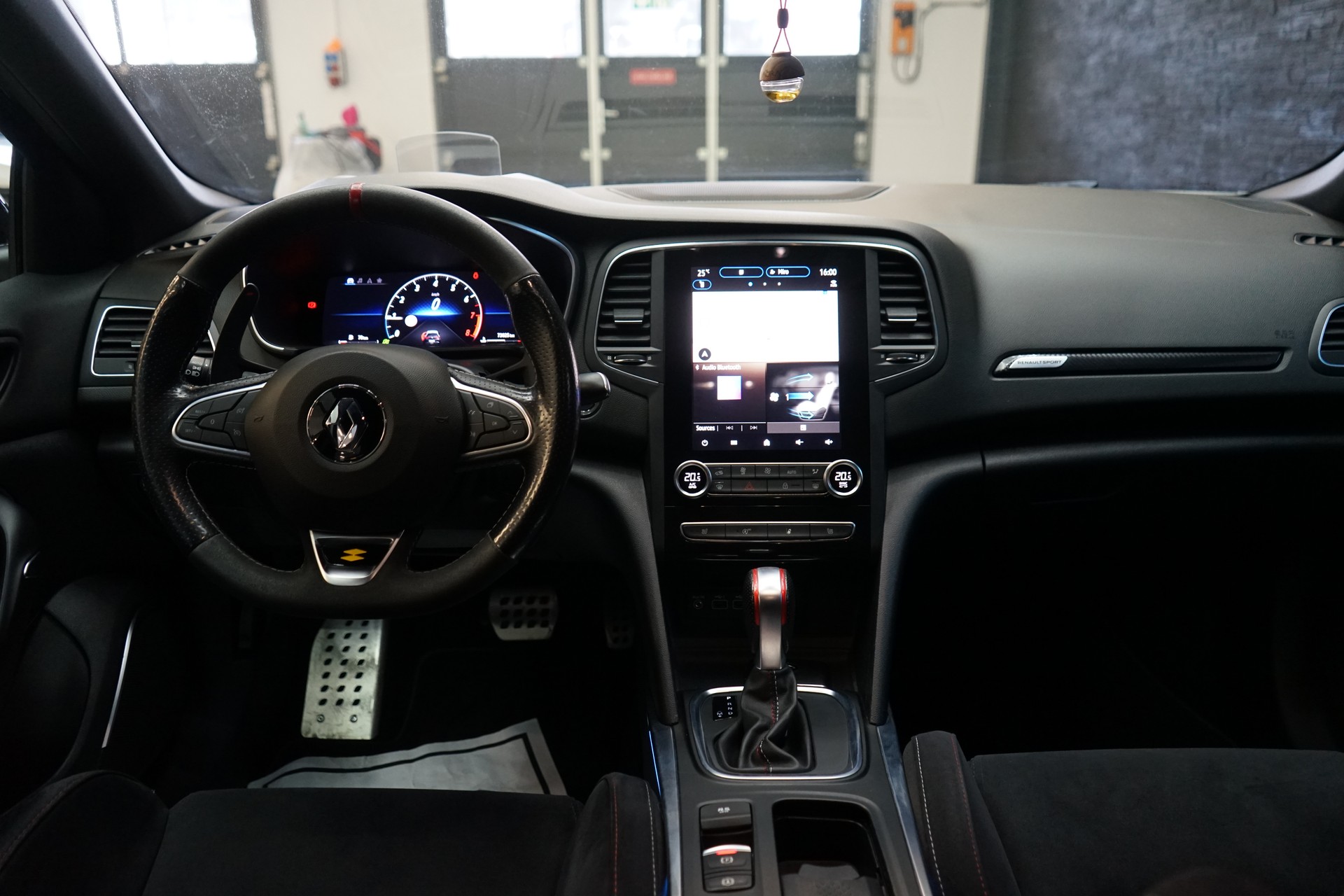 RENAULT Mégane R.S. 300 EDC-image-7
