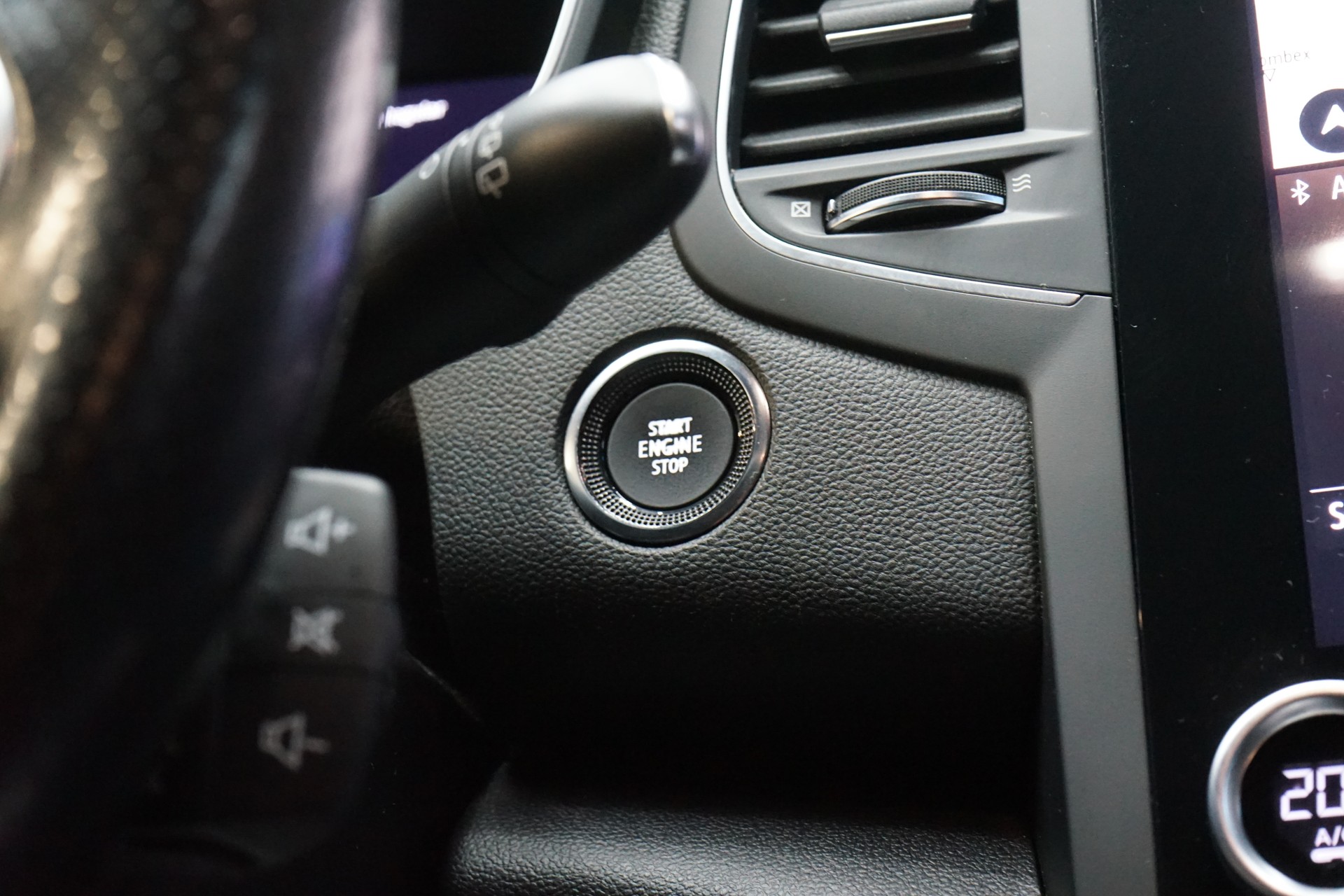 RENAULT Mégane R.S. 300 EDC-image-19