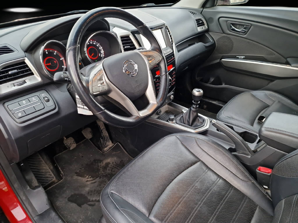 KGM-SsangYong Tivoli 1.6 e-XDi Sapphire 4WD-image-8