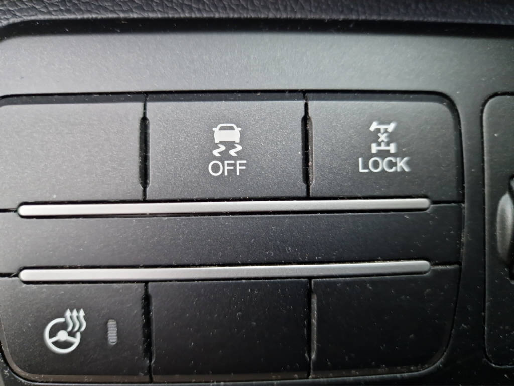 KGM-SsangYong Tivoli 1.6 e-XDi Sapphire 4WD-image-13