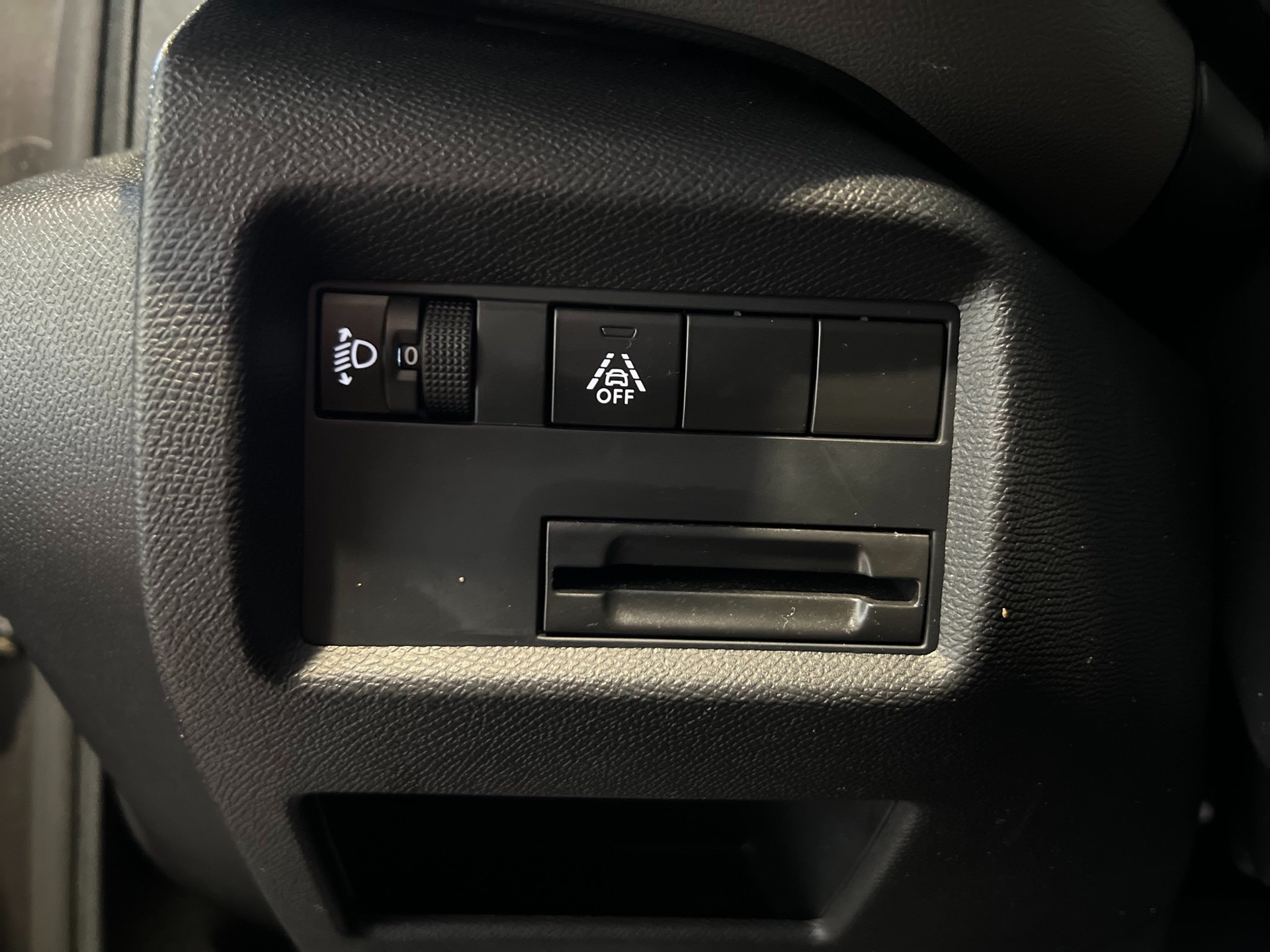 CITROEN C5 Aircross 1.5 BlueHD Shine EAT8-image-21