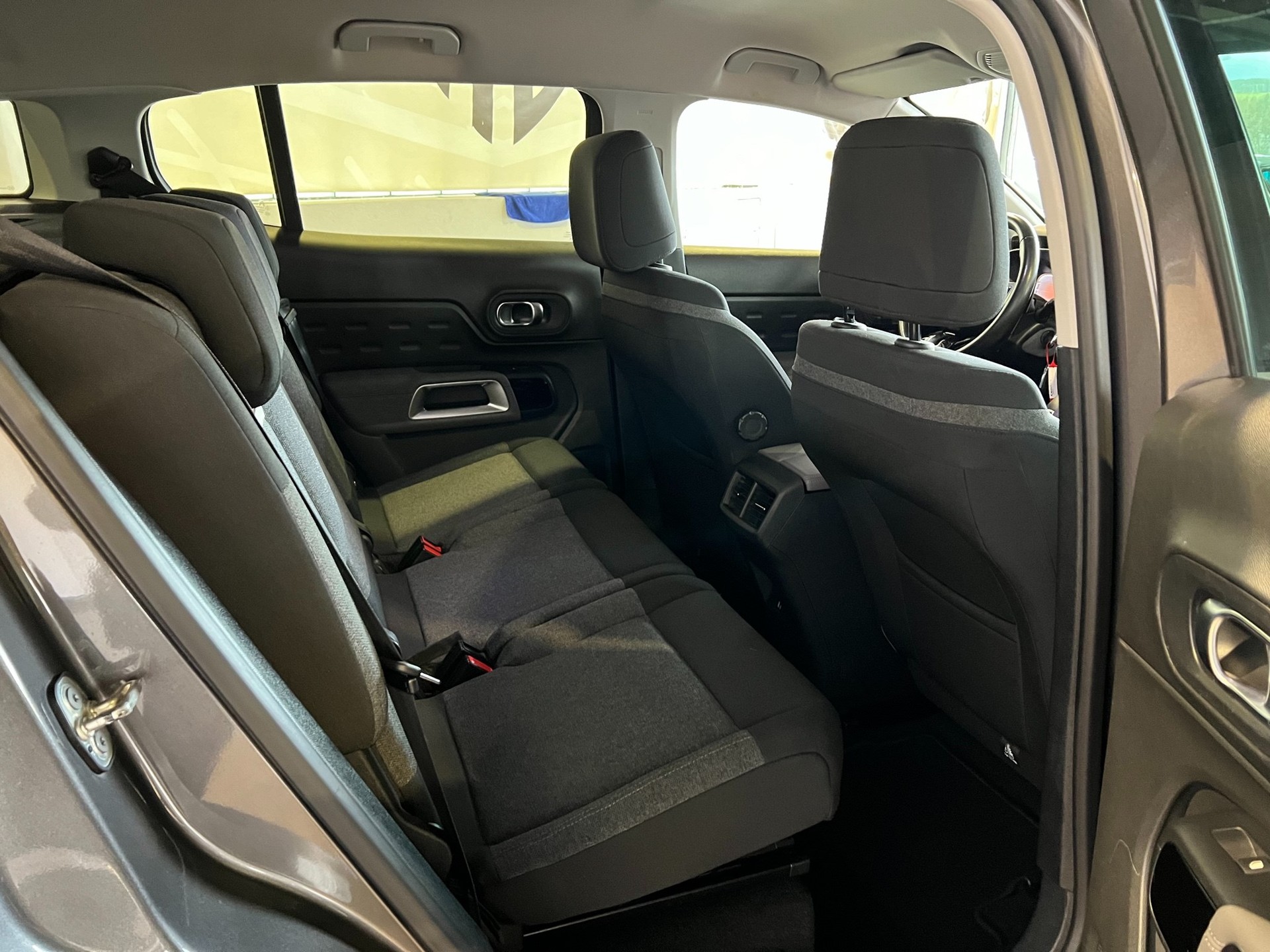 CITROEN C5 Aircross 1.5 BlueHD Shine EAT8-image-15
