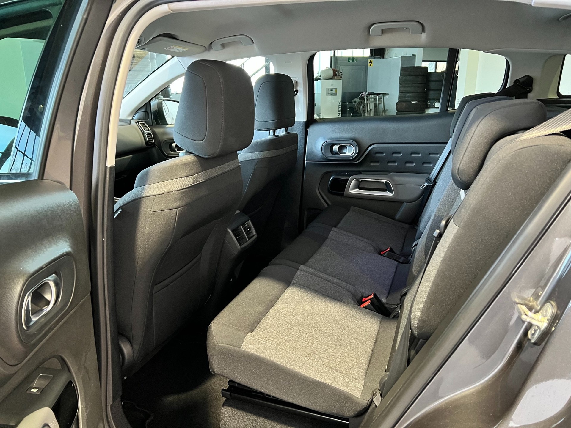 CITROEN C5 Aircross 1.5 BlueHD Shine EAT8-image-14