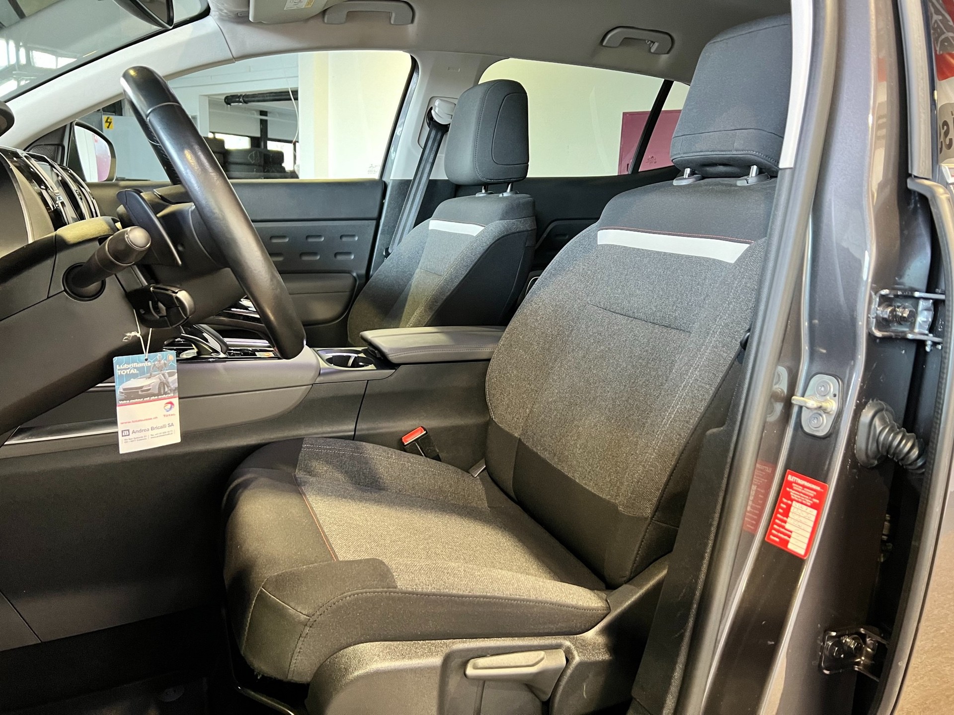 CITROEN C5 Aircross 1.5 BlueHD Shine EAT8-image-11