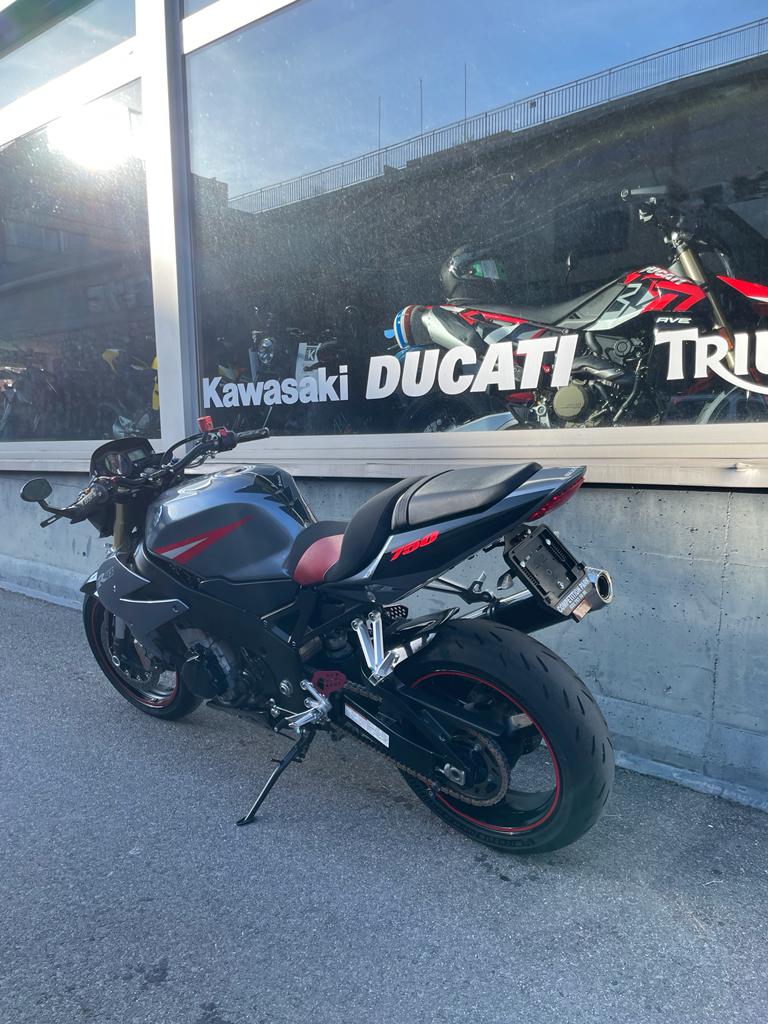 SUZUKI GSX-R 750 K4/K5-image-7