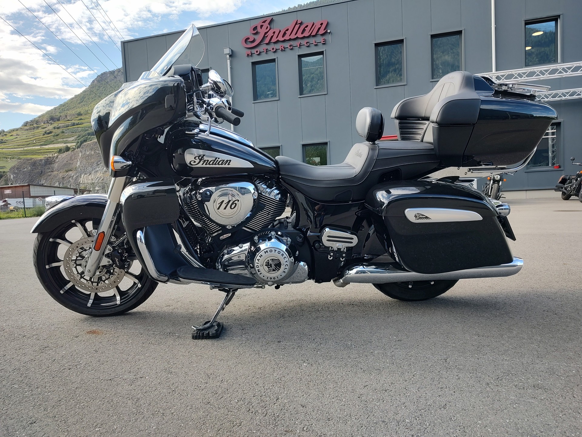 INDIAN Roadmaster Limited-image-1