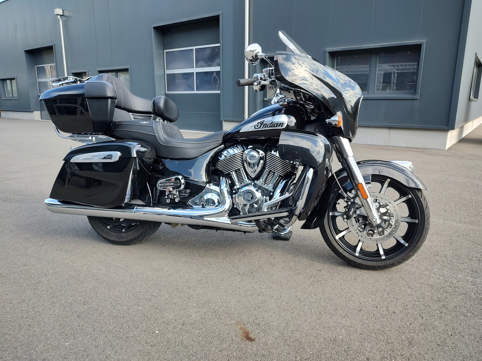 INDIAN Roadmaster Limited-image-4