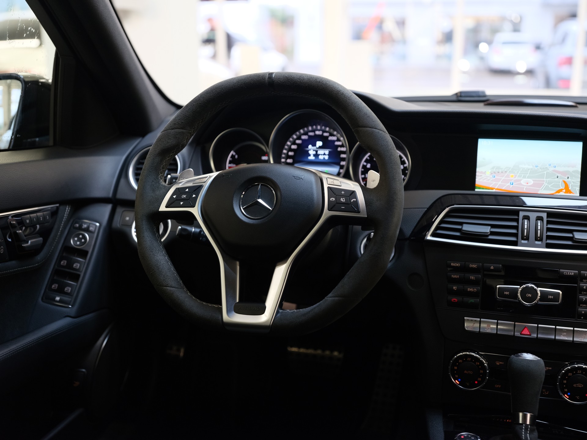 MERCEDES-BENZ C 63 AMG Avantgarde Edition 507 Speedshift MCT-image-14