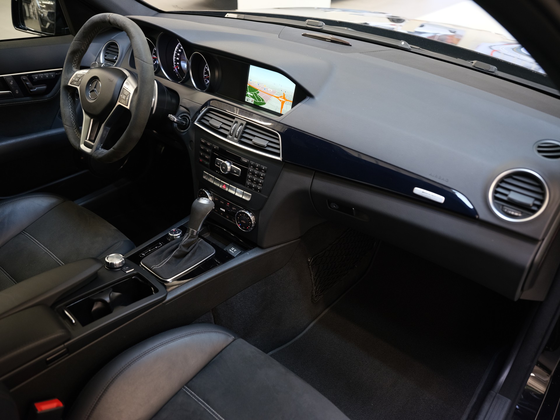 MERCEDES-BENZ C 63 AMG Avantgarde Edition 507 Speedshift MCT-image-9