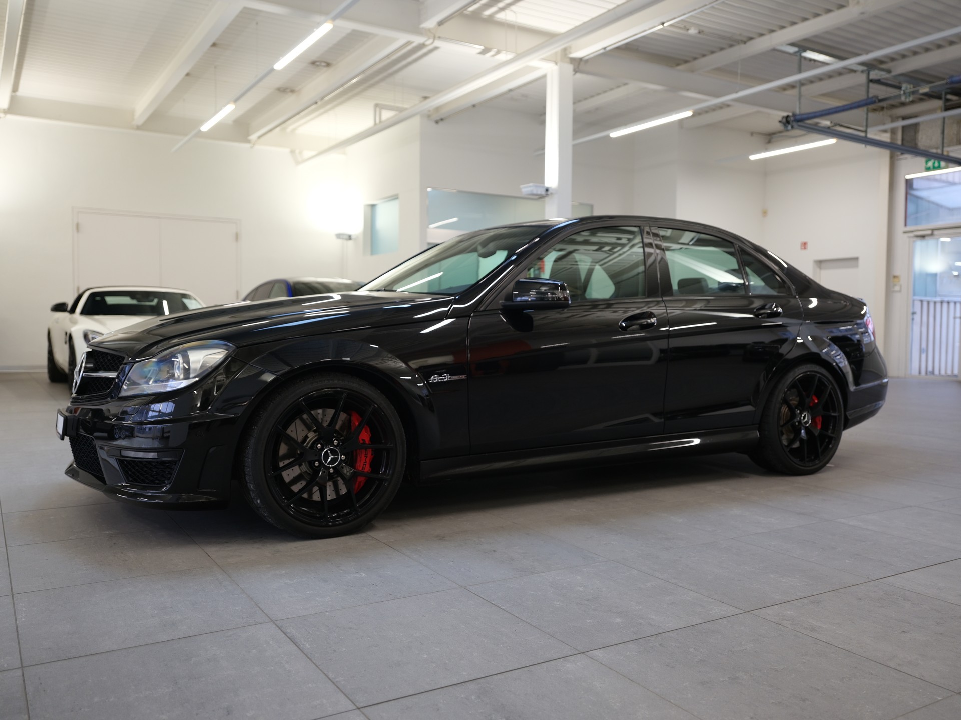 MERCEDES-BENZ C 63 AMG Avantgarde Edition 507 Speedshift MCT-image-2