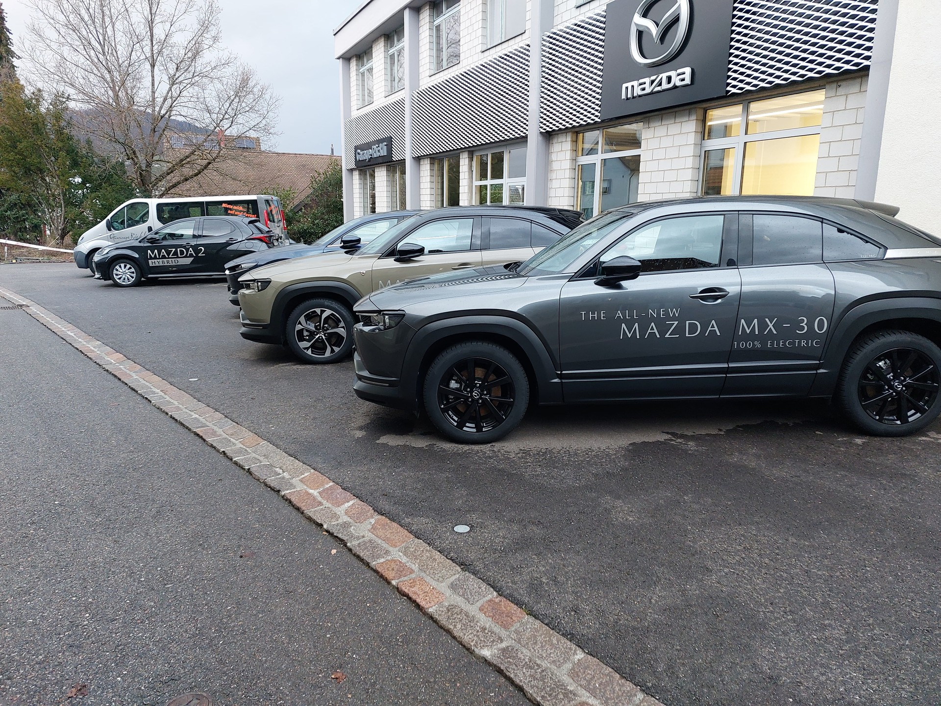 MAZDA MX-30 e-Skyactiv Revolution-showroom-element-1