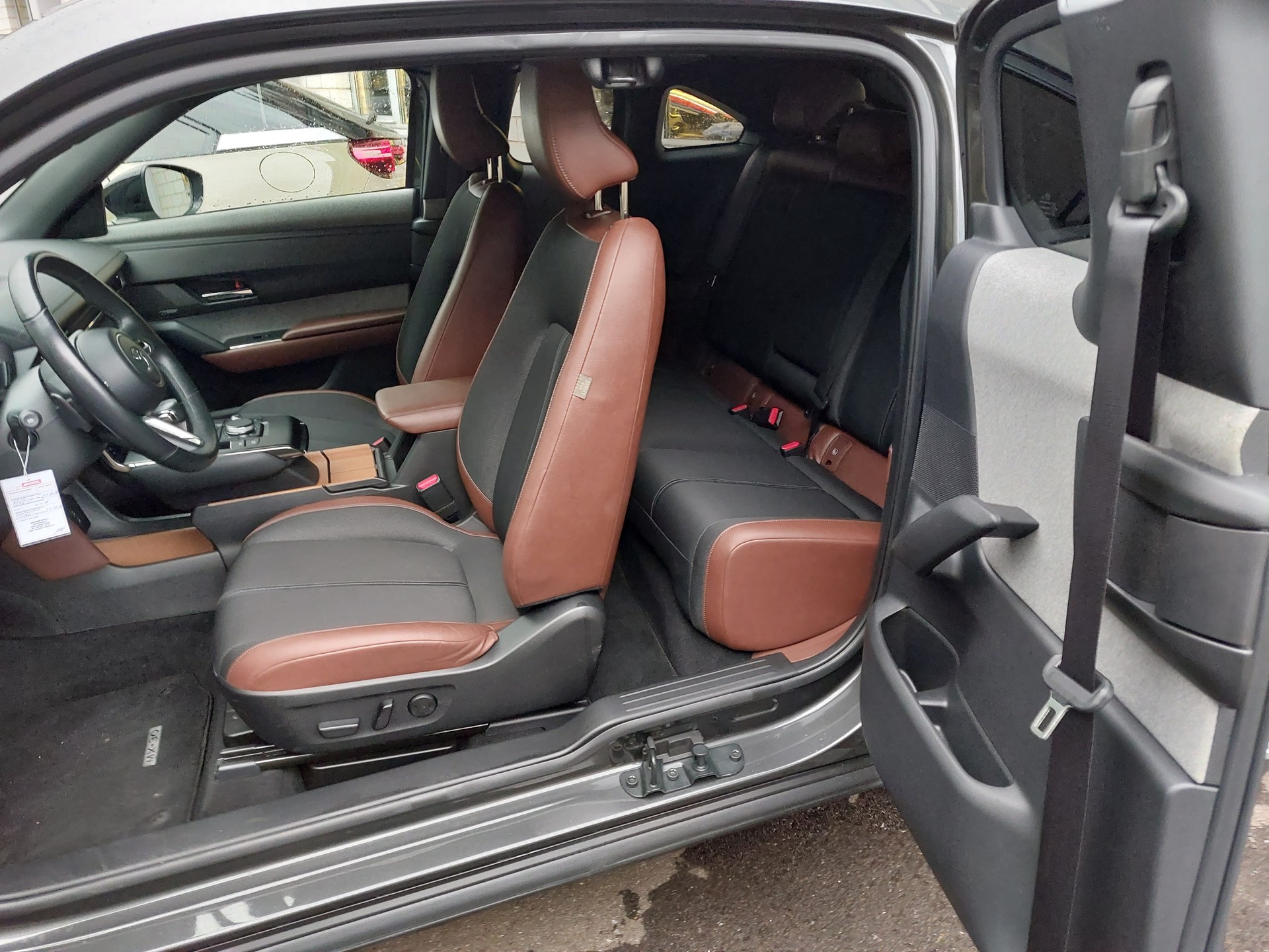MAZDA MX-30 e-Skyactiv Revolution-image-4