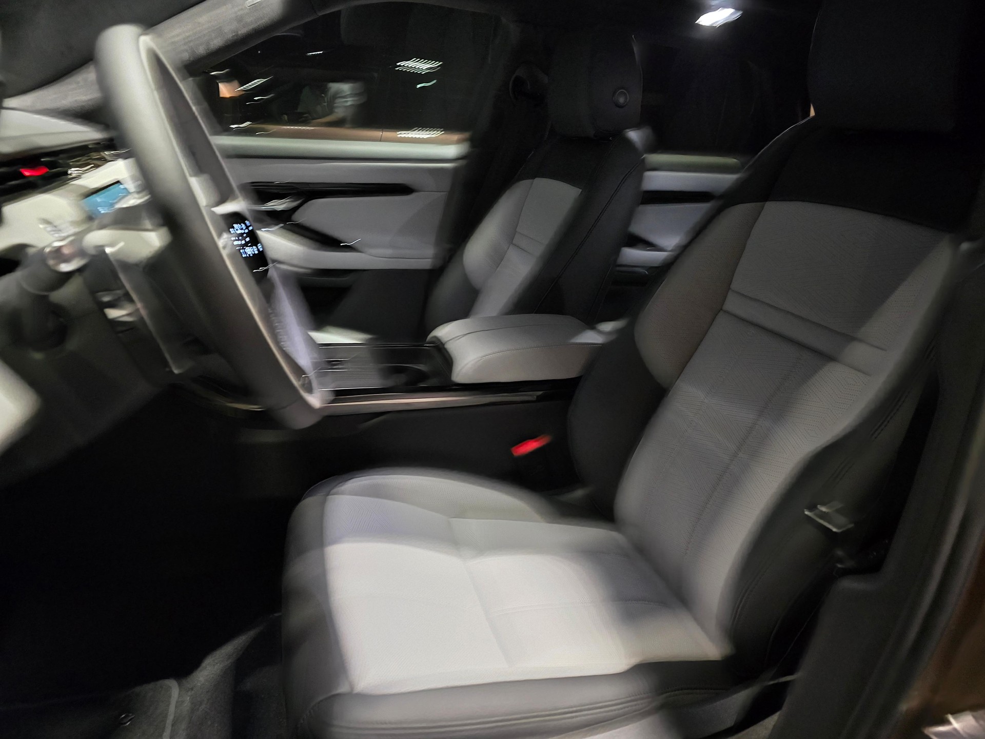 LAND ROVER Range Rover Evoque 1.5 T 270e Autobiography-image-7