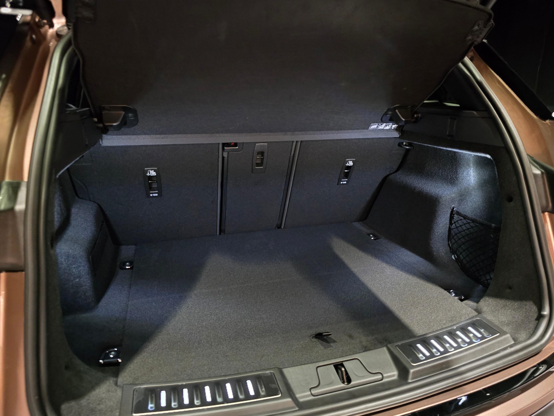 LAND ROVER Range Rover Evoque 1.5 T 270e Autobiography-image-18