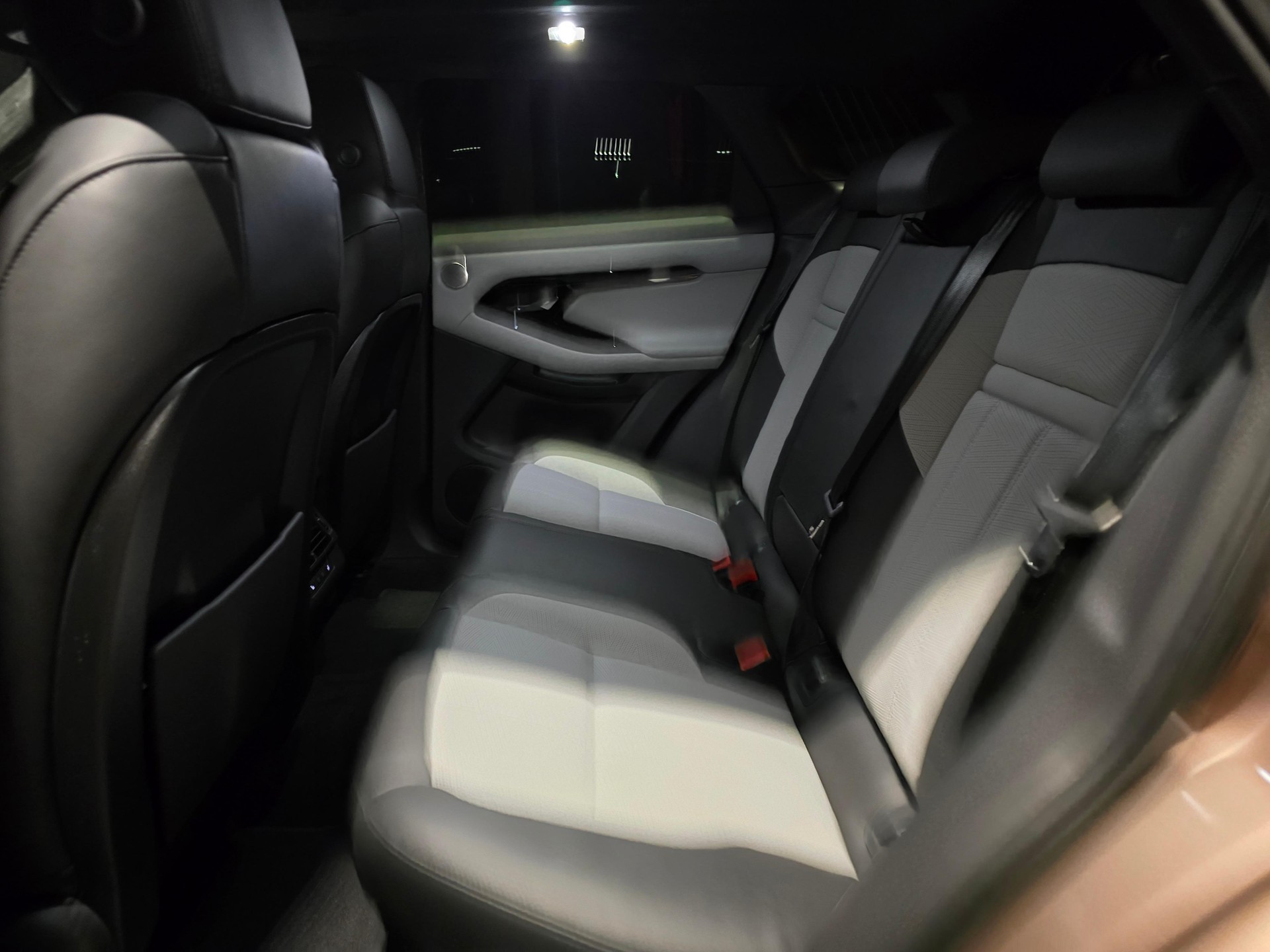 LAND ROVER Range Rover Evoque 1.5 T 270e Autobiography-image-19