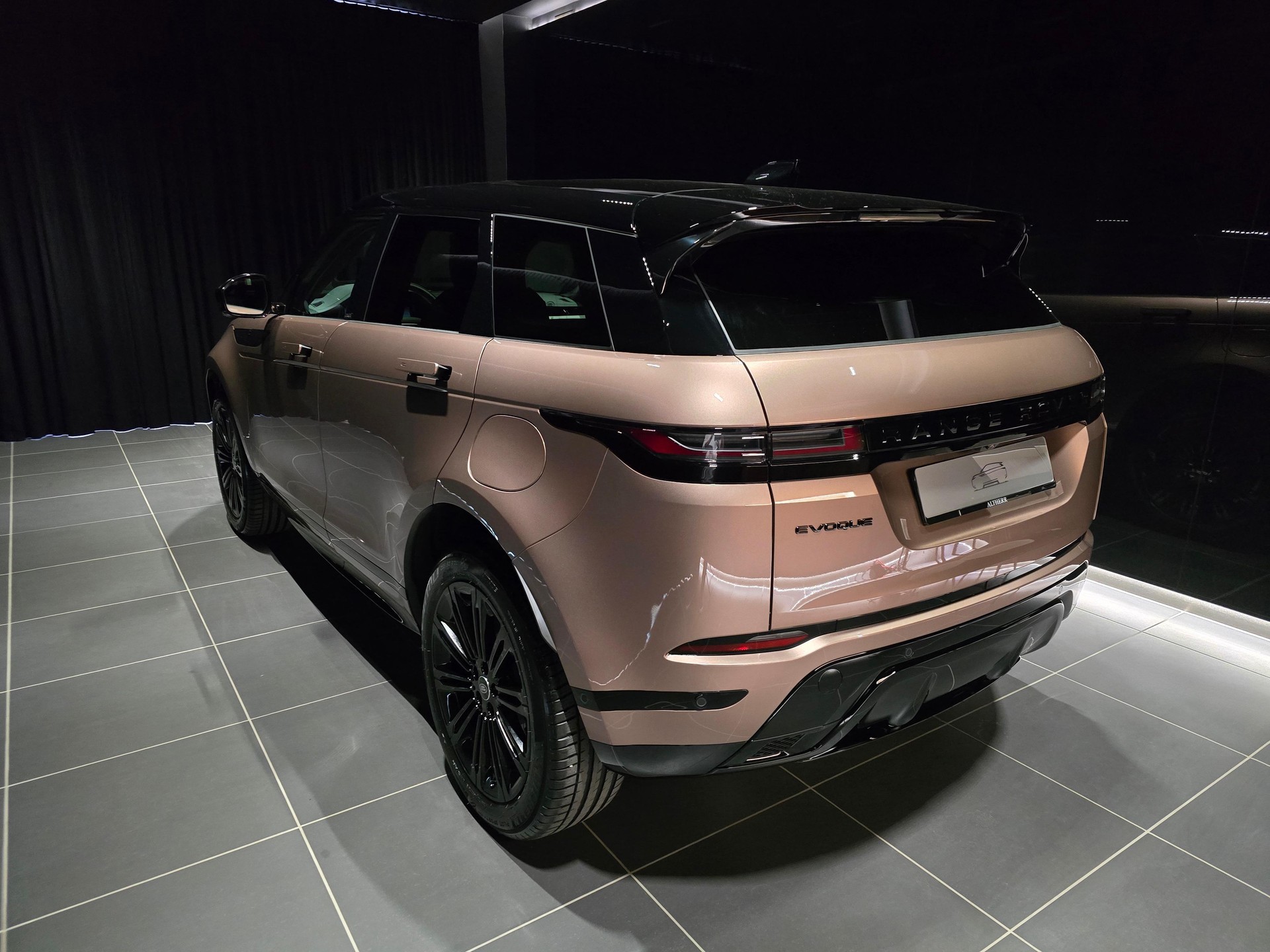 LAND ROVER Range Rover Evoque 1.5 T 270e Autobiography-image-17
