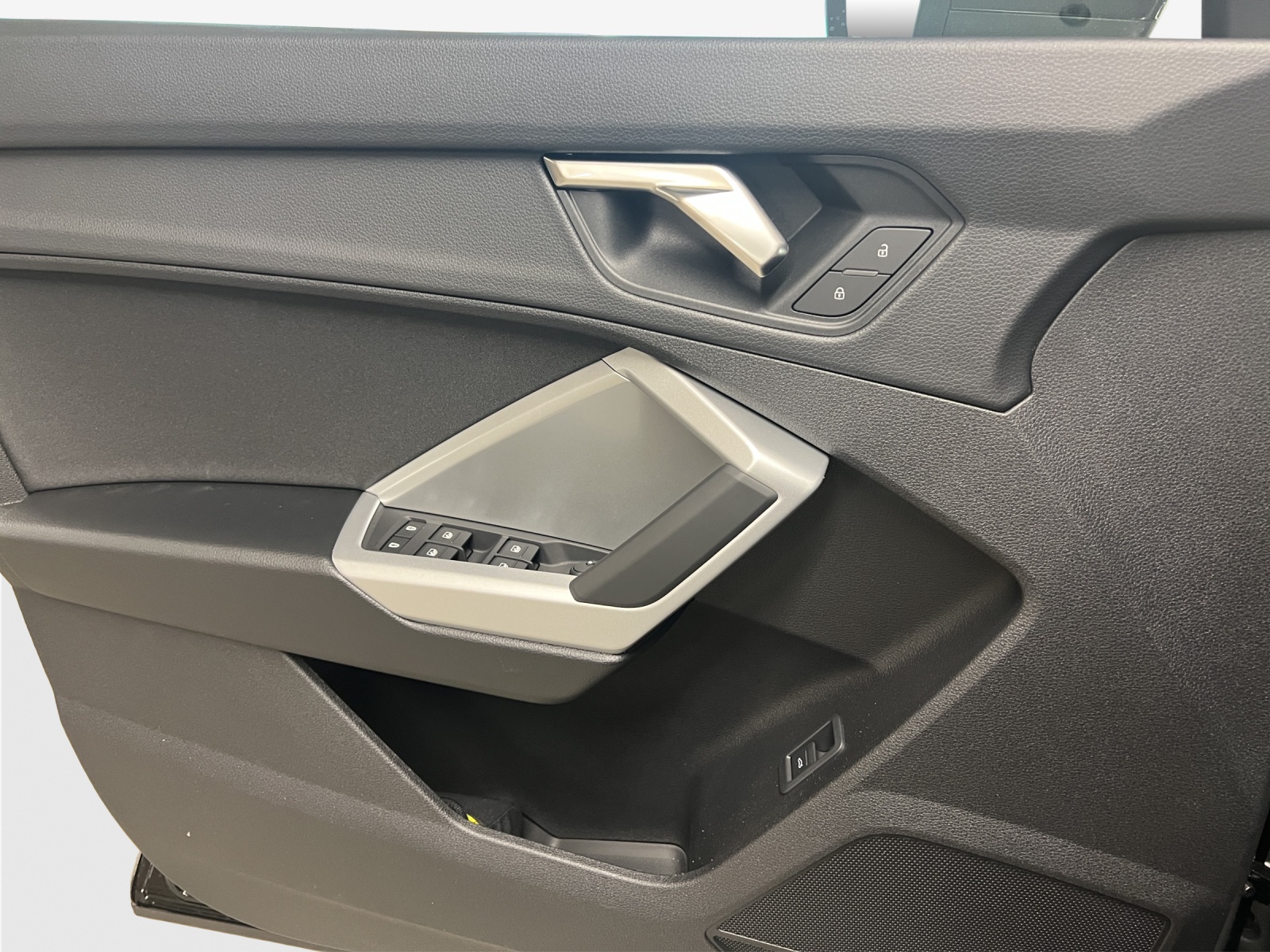 AUDI Q3 35 TFSI Attraction S-tronic-image-15