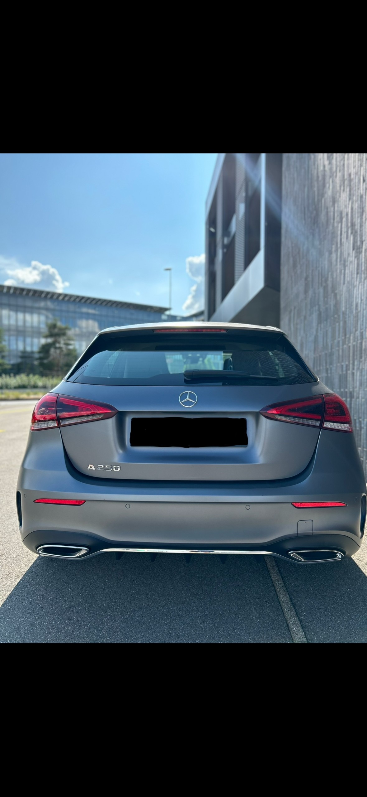MERCEDES-BENZ A 250 AMG Line 7G-DCT-image-3