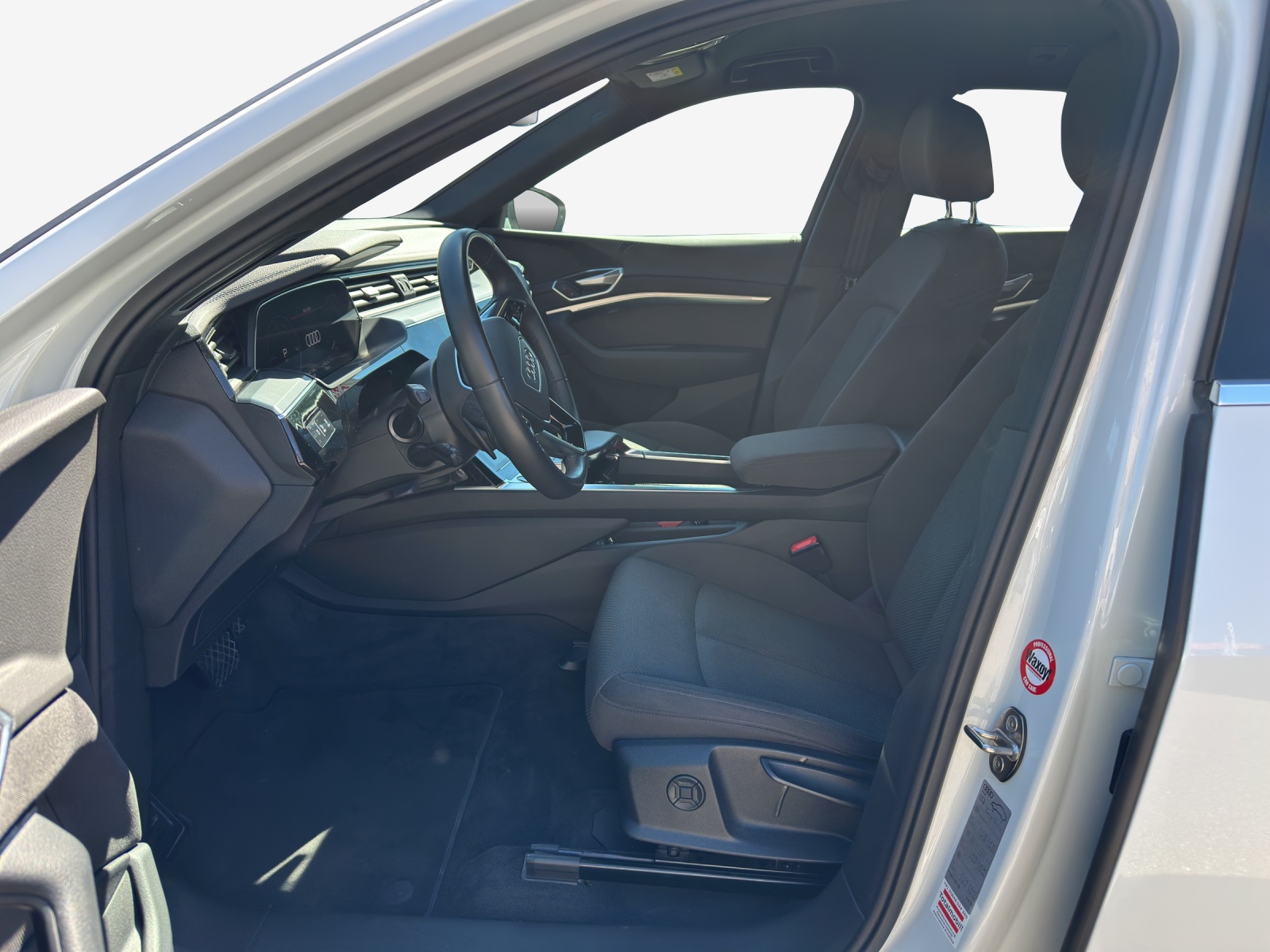 AUDI e-tron 55 quattro-image-8