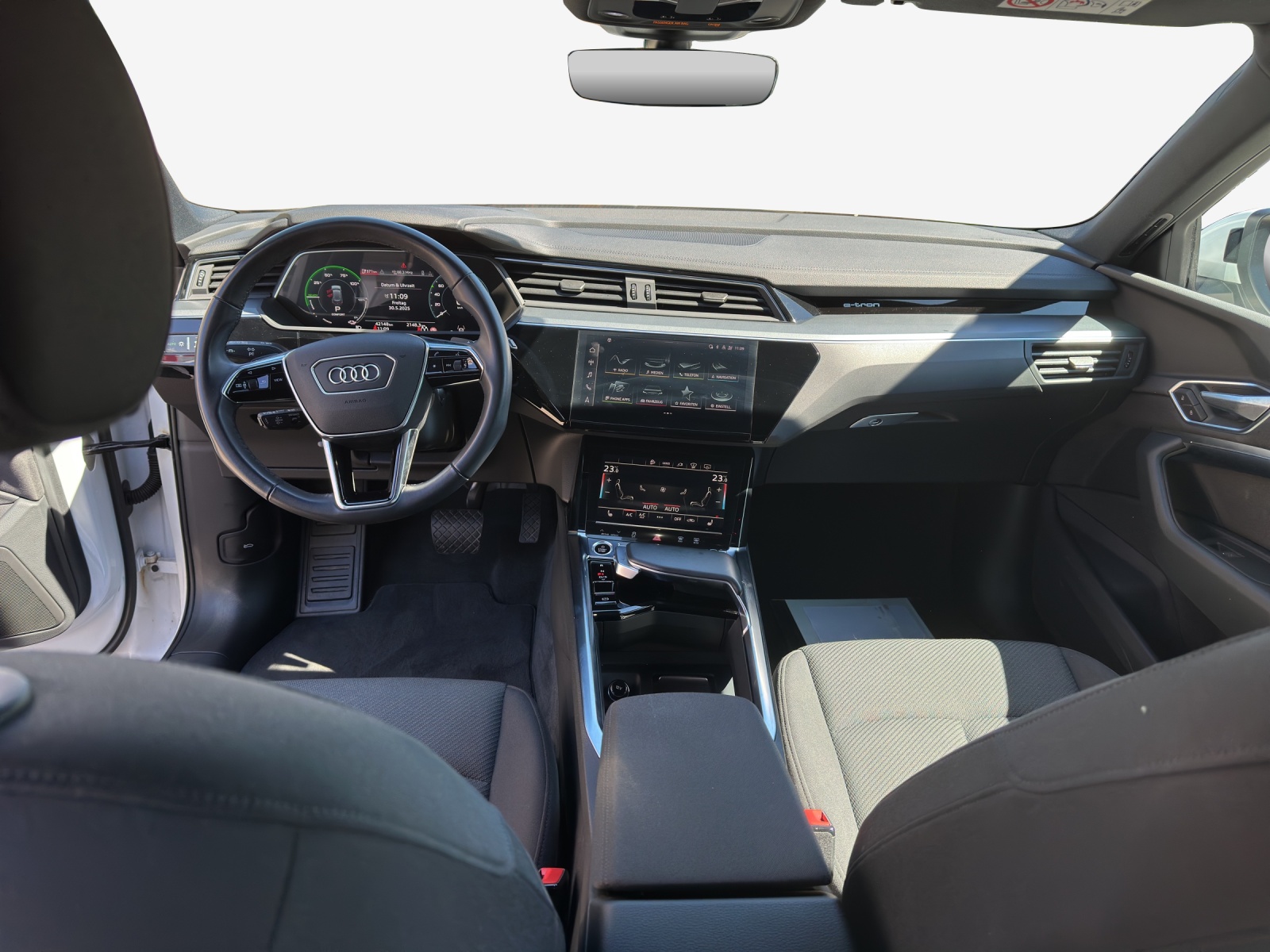 AUDI e-tron 55 quattro-image-9