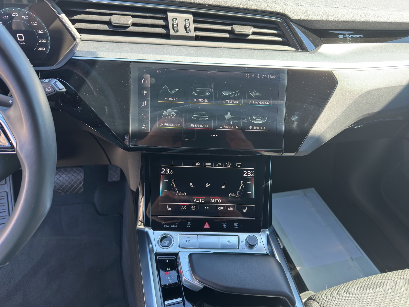AUDI e-tron 55 quattro-image-11