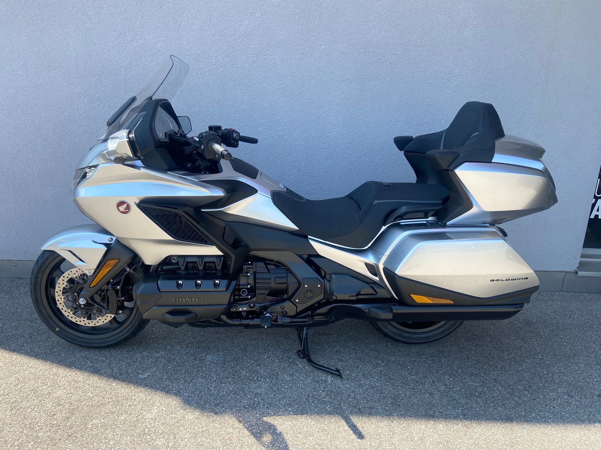 HONDA Gold Wing Tour DCT-showroom-element-1