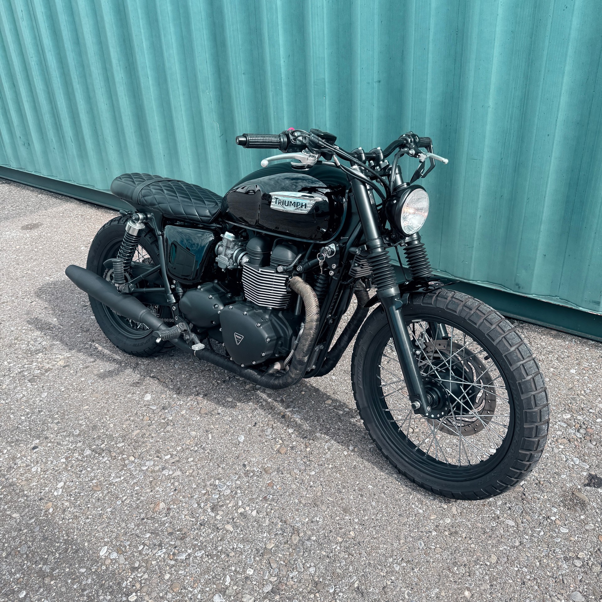 TRIUMPH Bonneville 900 i T 100-showroom-element-2