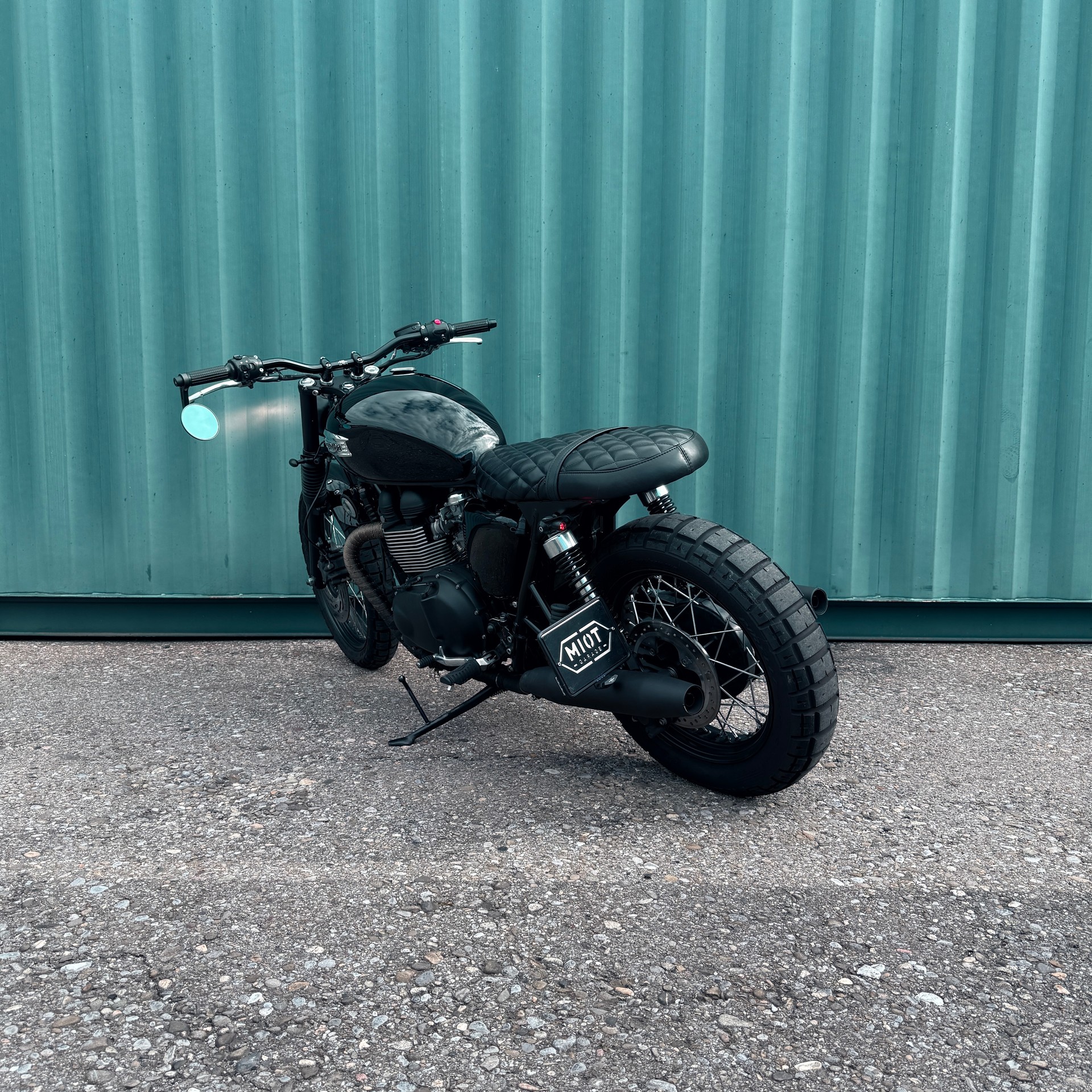TRIUMPH Bonneville 900 i T 100-showroom-element-3