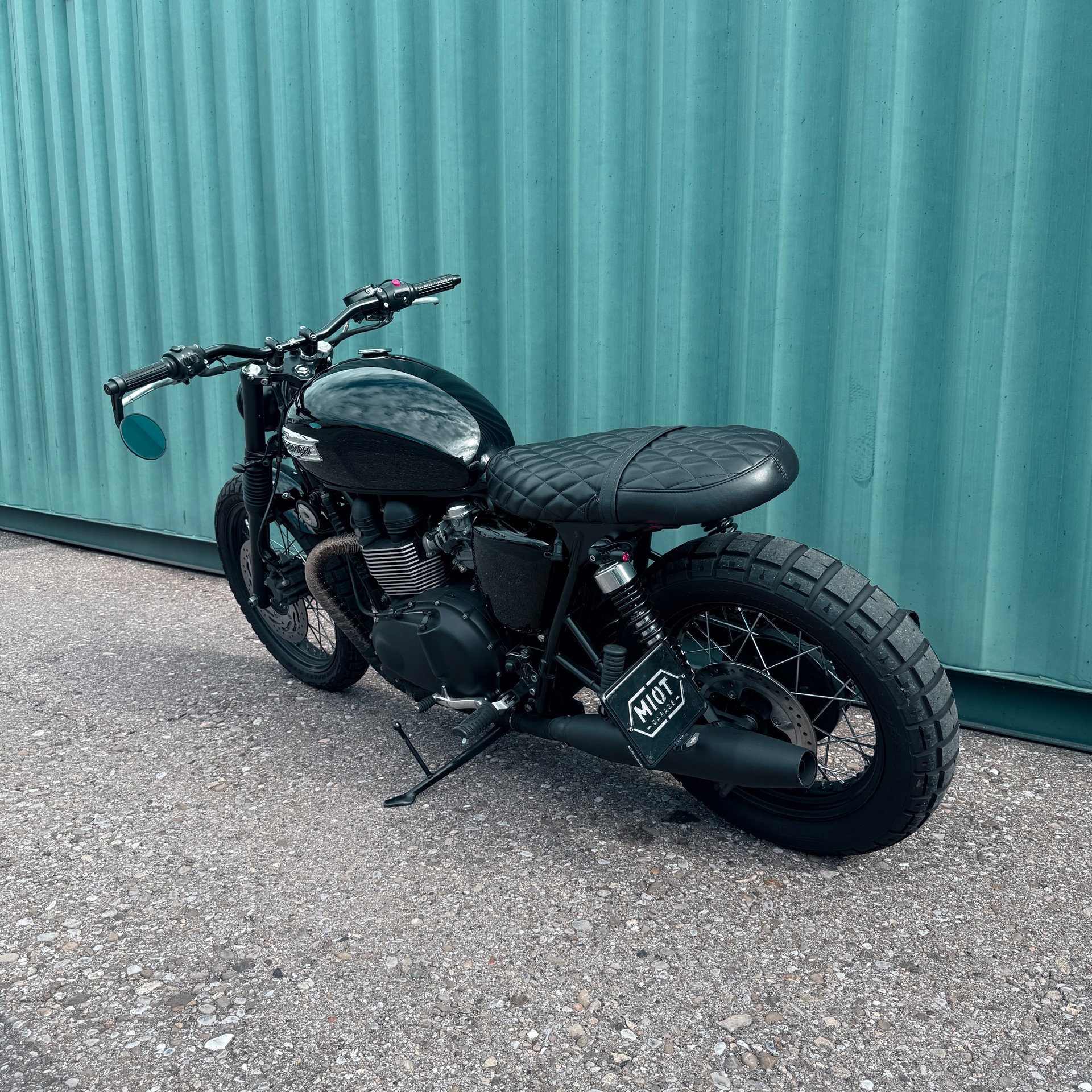 TRIUMPH Bonneville 900 i T 100-image-10