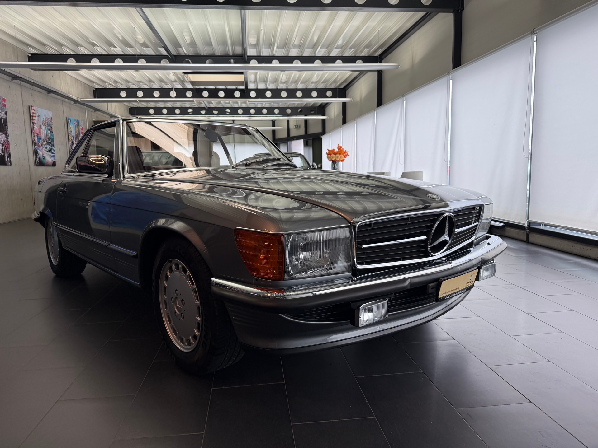MERCEDES-BENZ SL 300-showroom-element-2