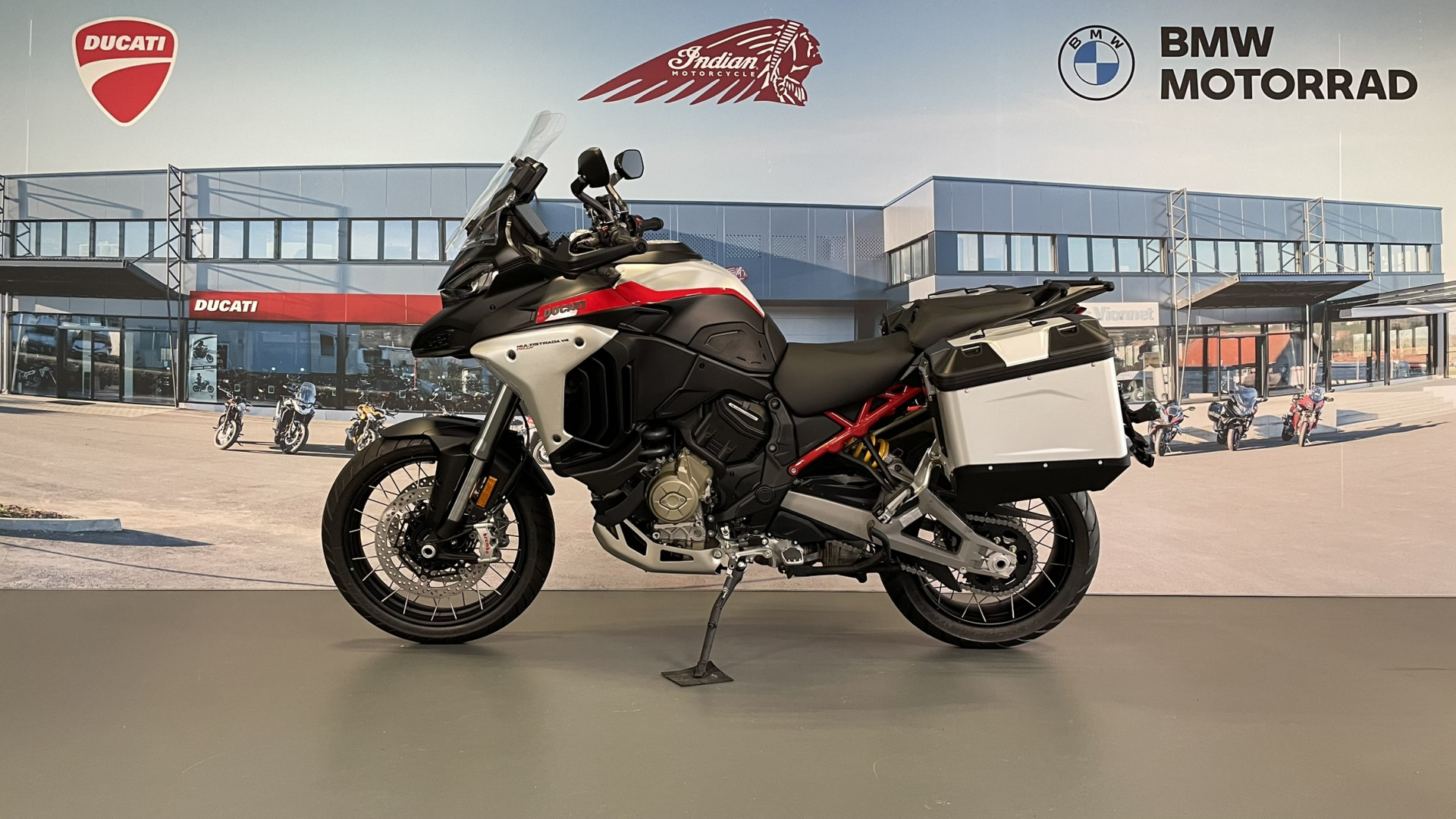 DUCATI Multistrada 1160 V4 Rally-showroom-element-3