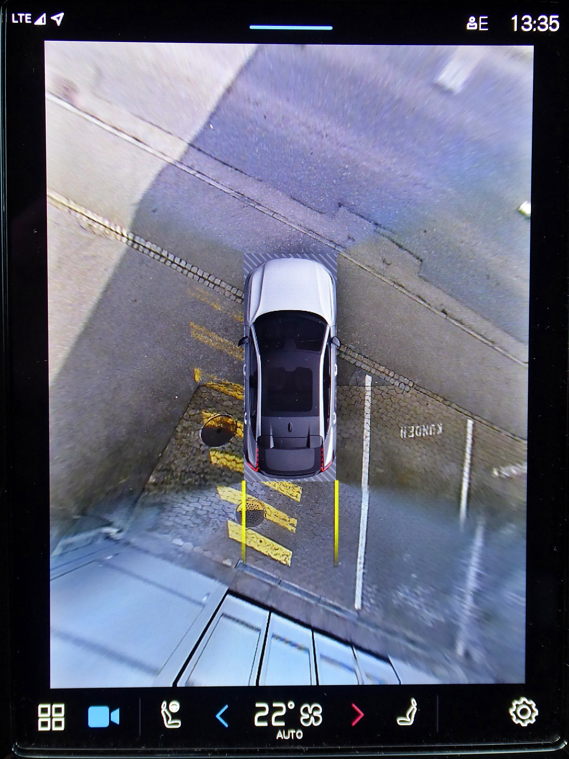VOLVO C40 Recharge P8 Twin AWD Pure Electric Ultimate-image-13