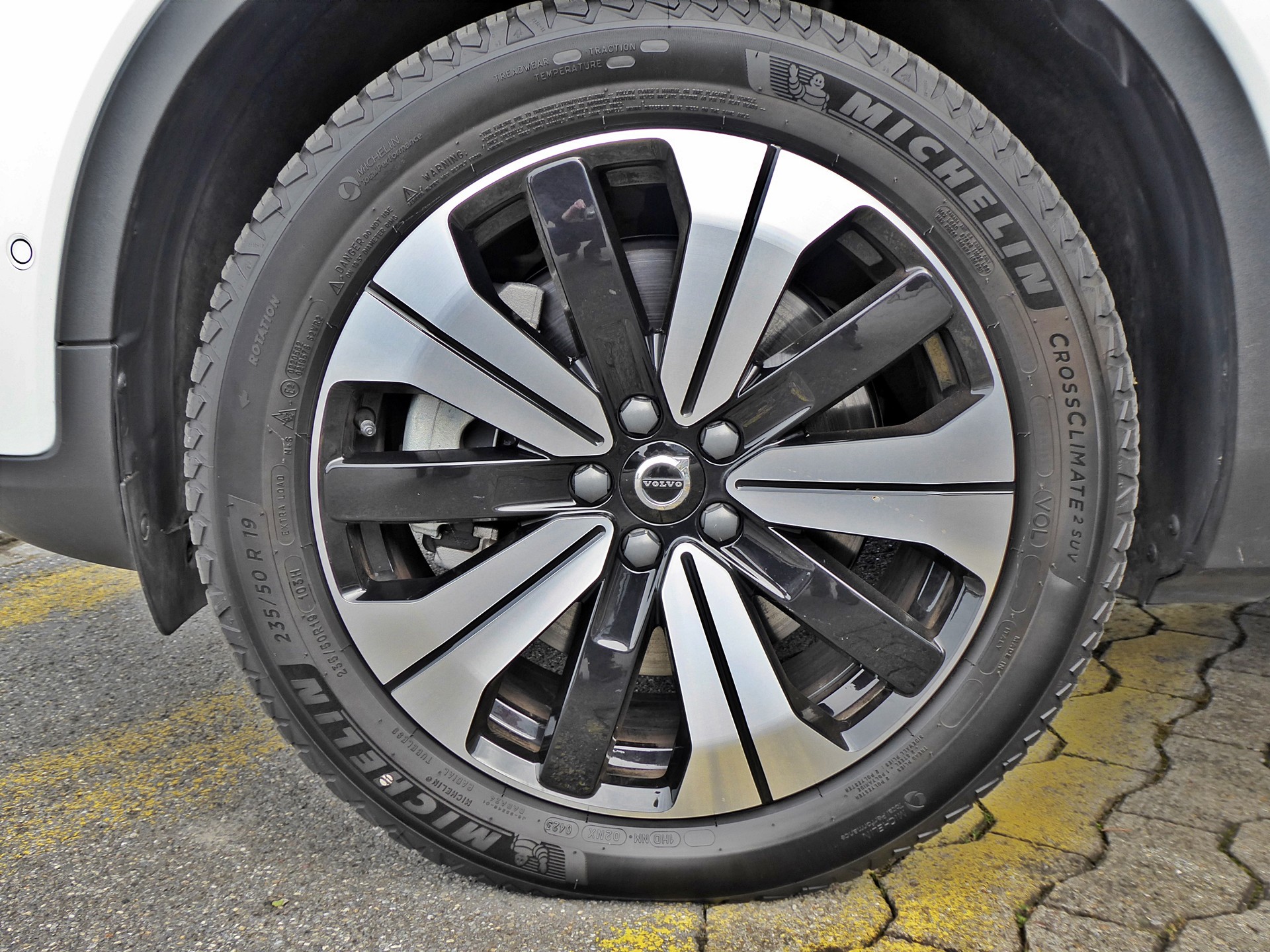 VOLVO C40 Recharge P8 Twin AWD Pure Electric Ultimate-image-14