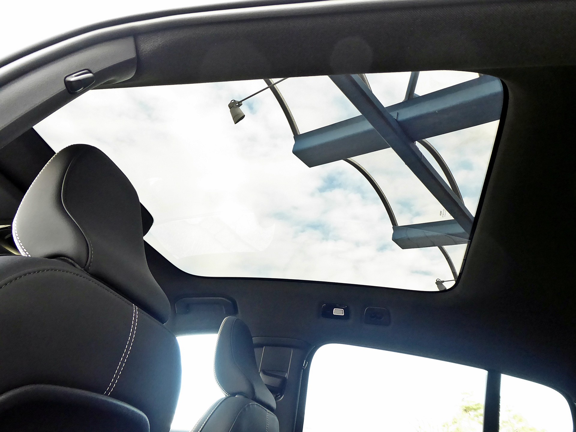VOLVO C40 Recharge P8 Twin AWD Pure Electric Ultimate-image-7