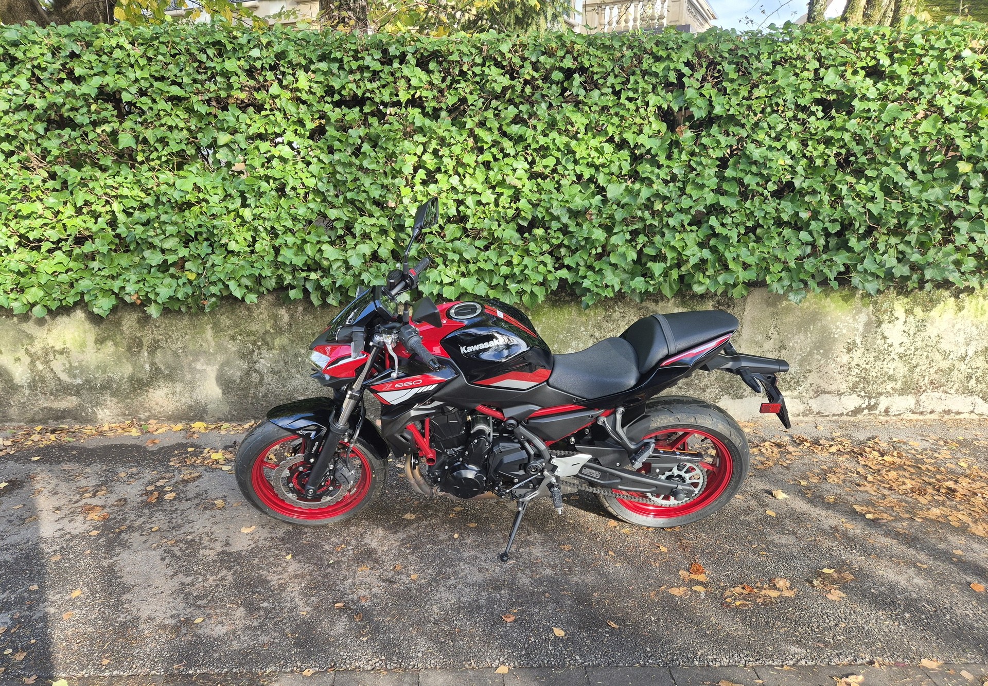 KAWASAKI Z 650-showroom-element-2