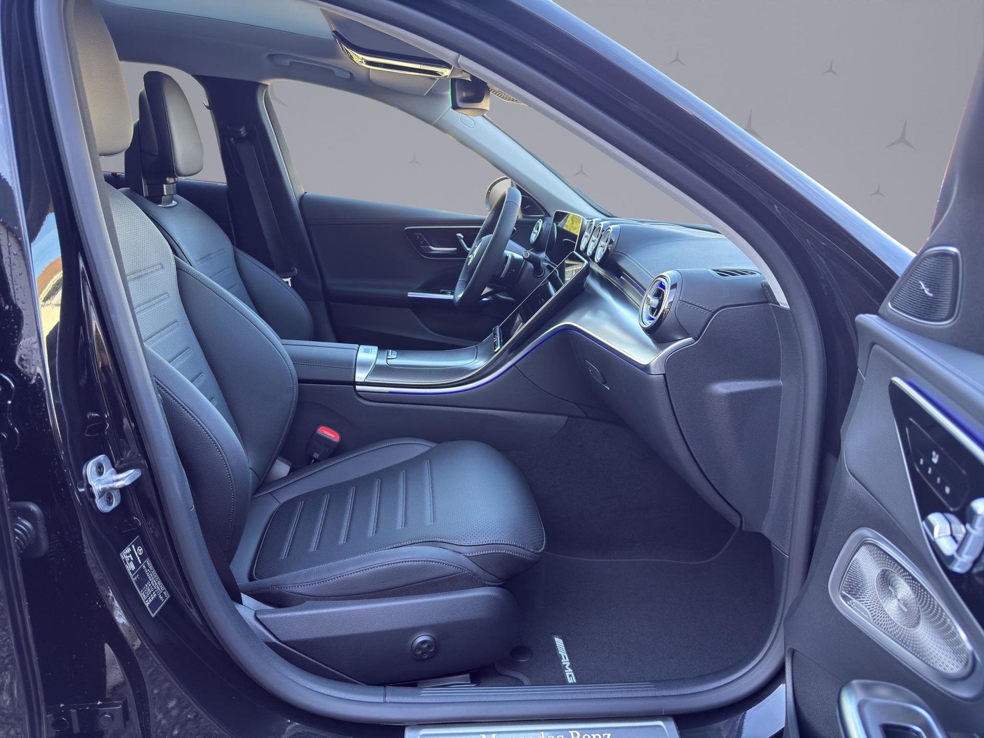 MERCEDES-BENZ C 220 d Swiss Star AMG Line 4matic Kombi-image-22