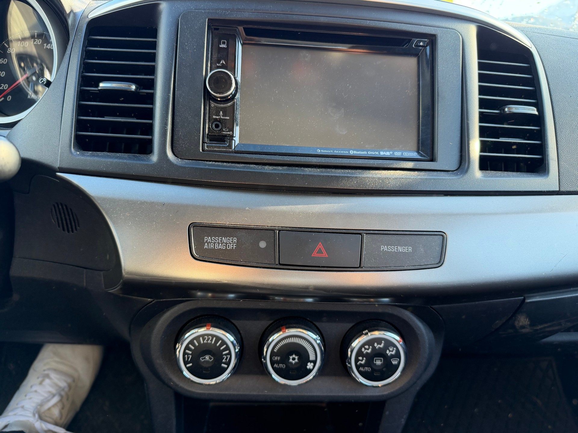 MITSUBISHI Lancer Sportback 1.8 Invite CVT-image-10
