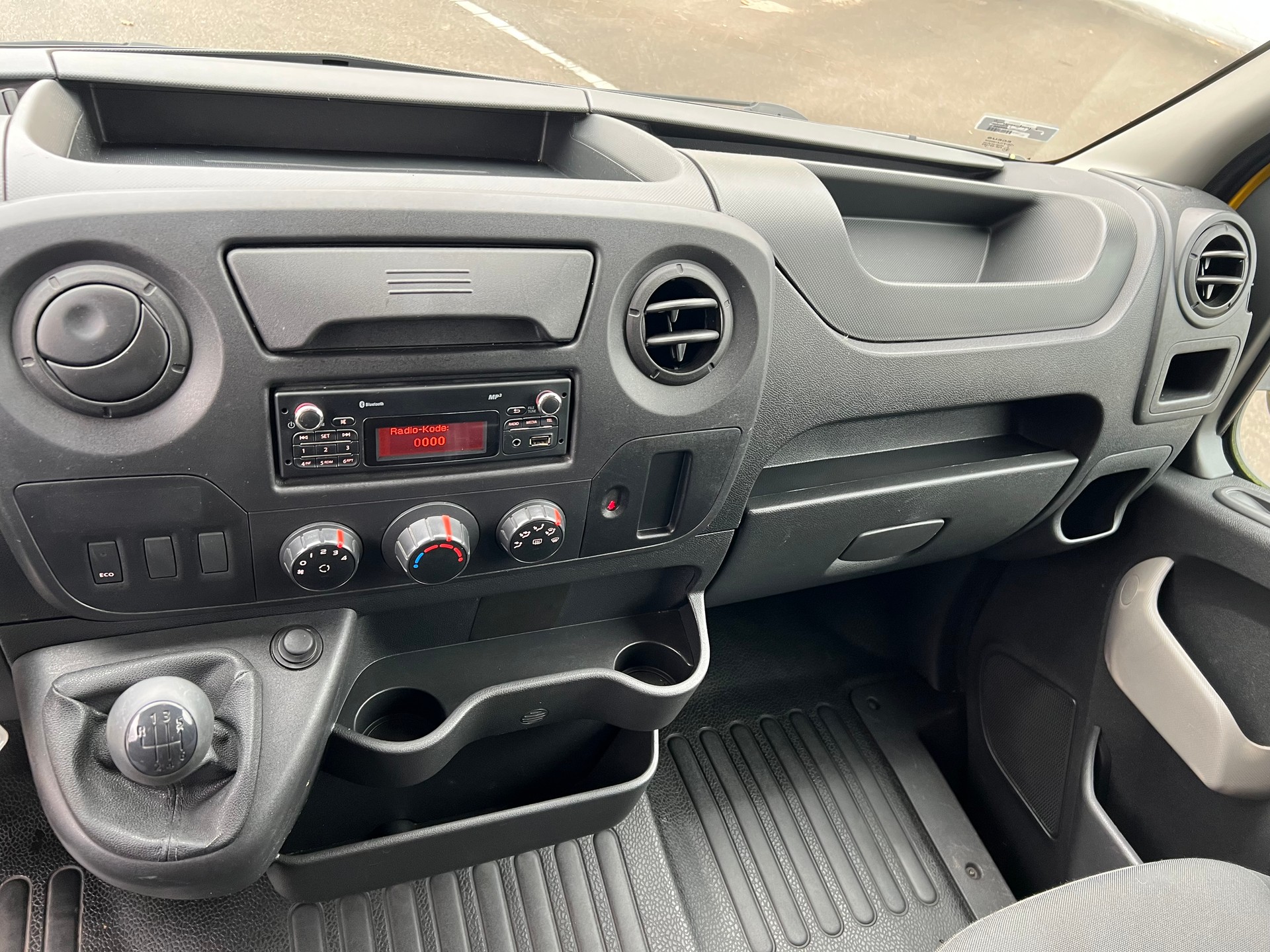 RENAULT Master T35 2.3dCi 130 L3H2-image-10