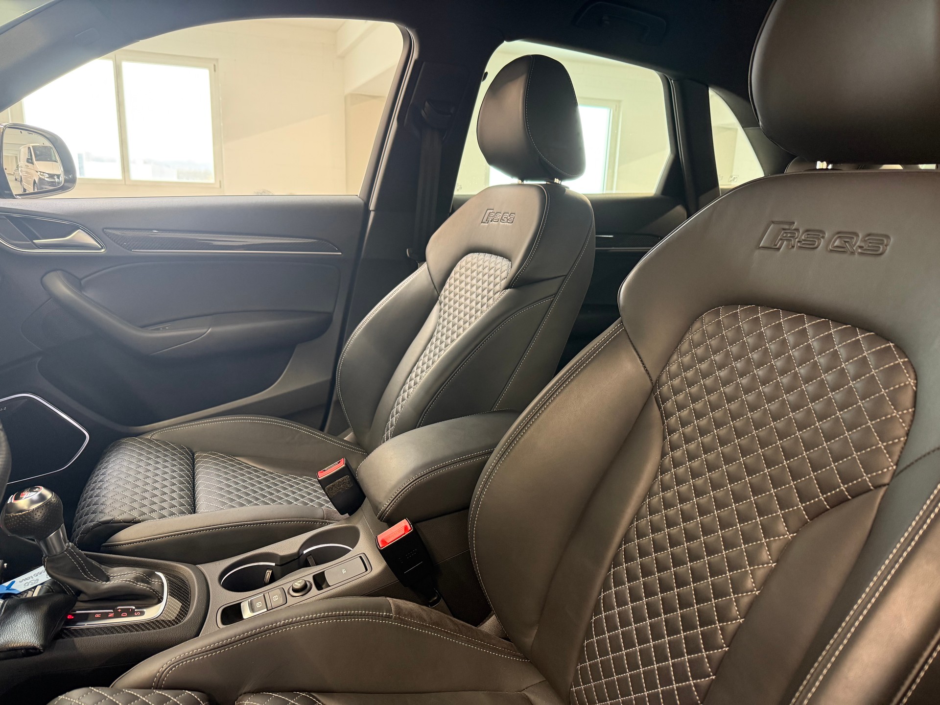 AUDI RS Q3-image-10