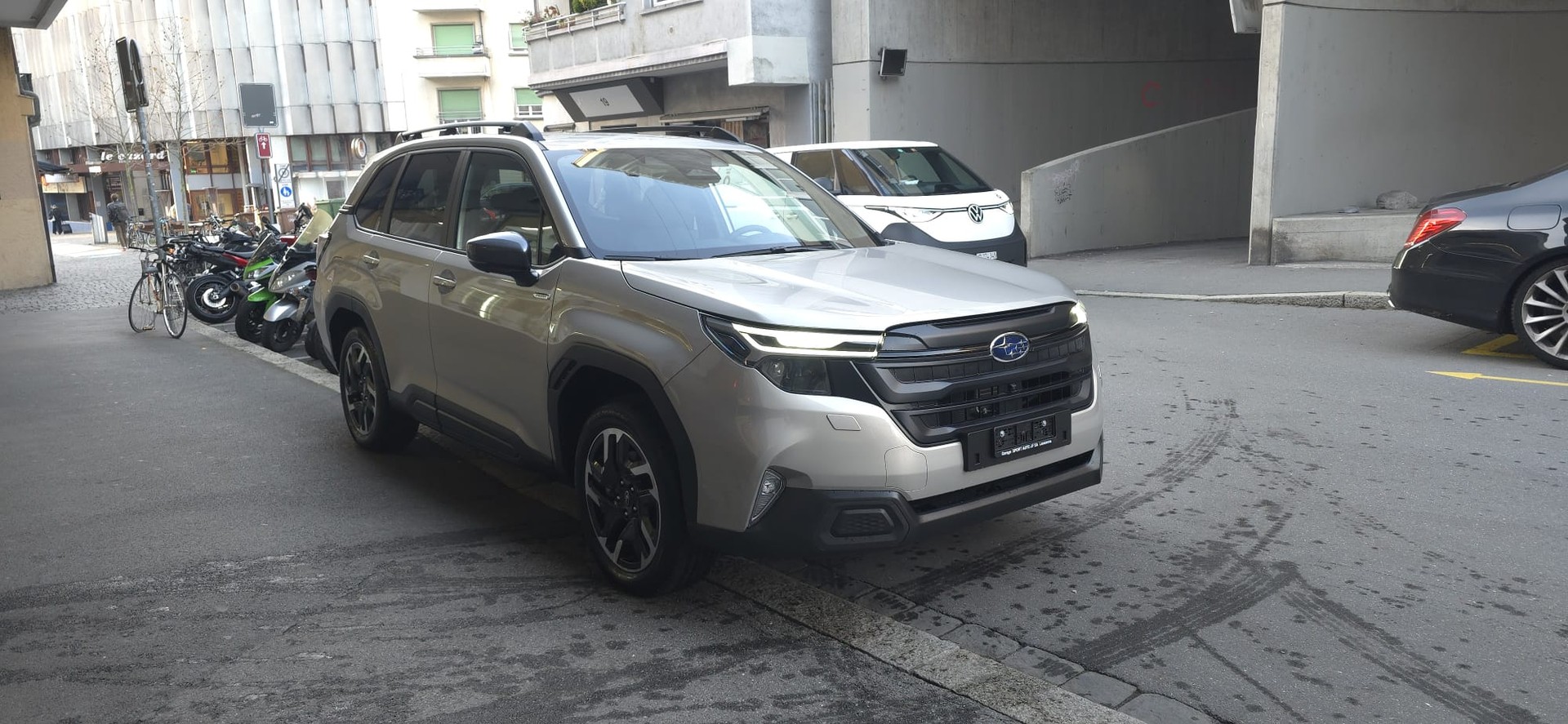 SUBARU Forester 2.0i e-Boxer Swiss Plus Lineartronic-image-2